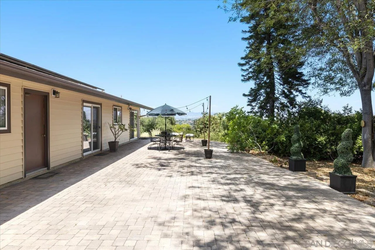 https://cdn.realtyfeed.com/cdn/127/250027996/f55bc64c9b47f1d8728fa87b19e82a2e.webp