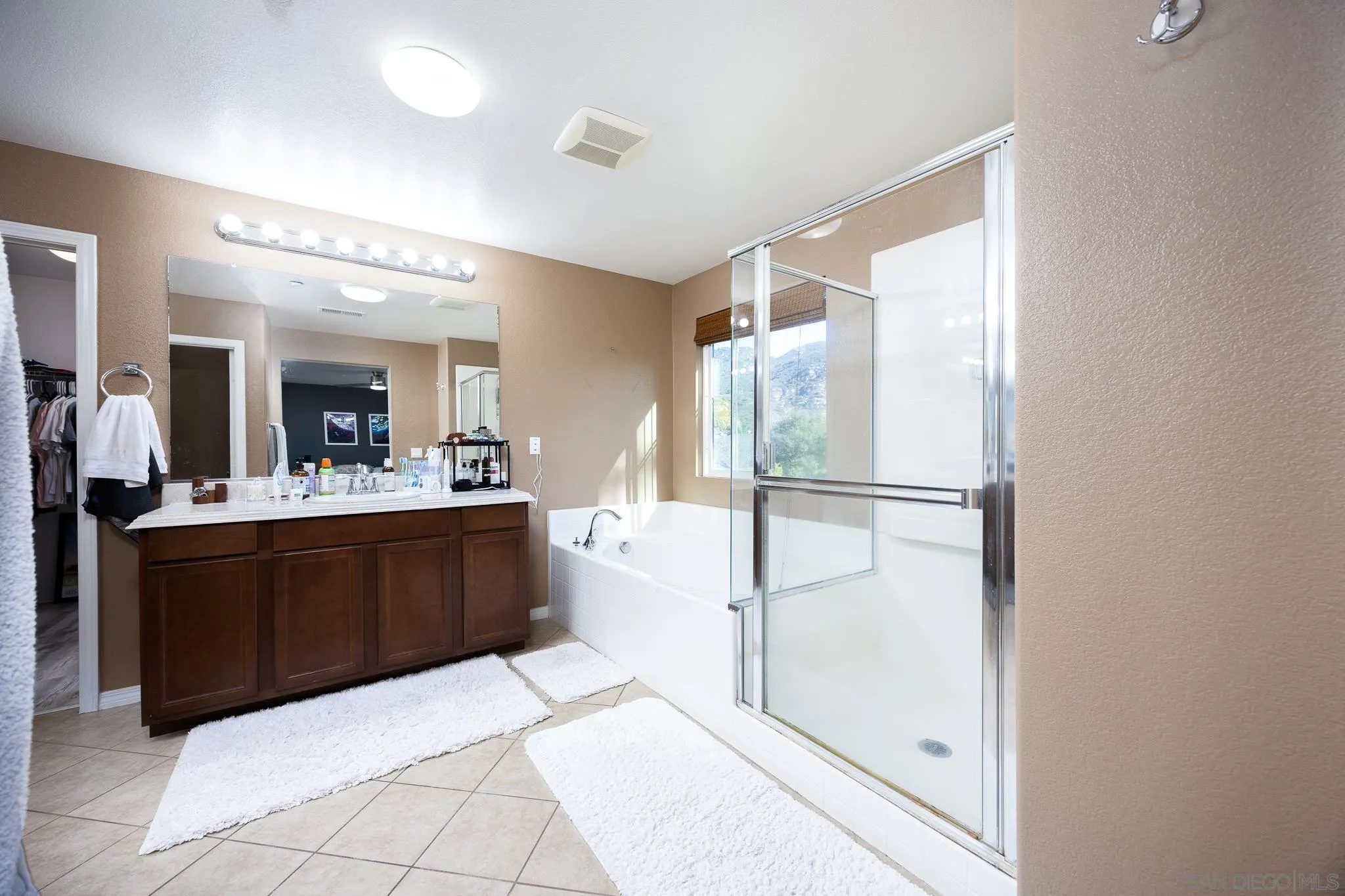 https://cdn.realtyfeed.com/cdn/127/250028002/03233d6a0bdff9847fadc532c2892774.webp
