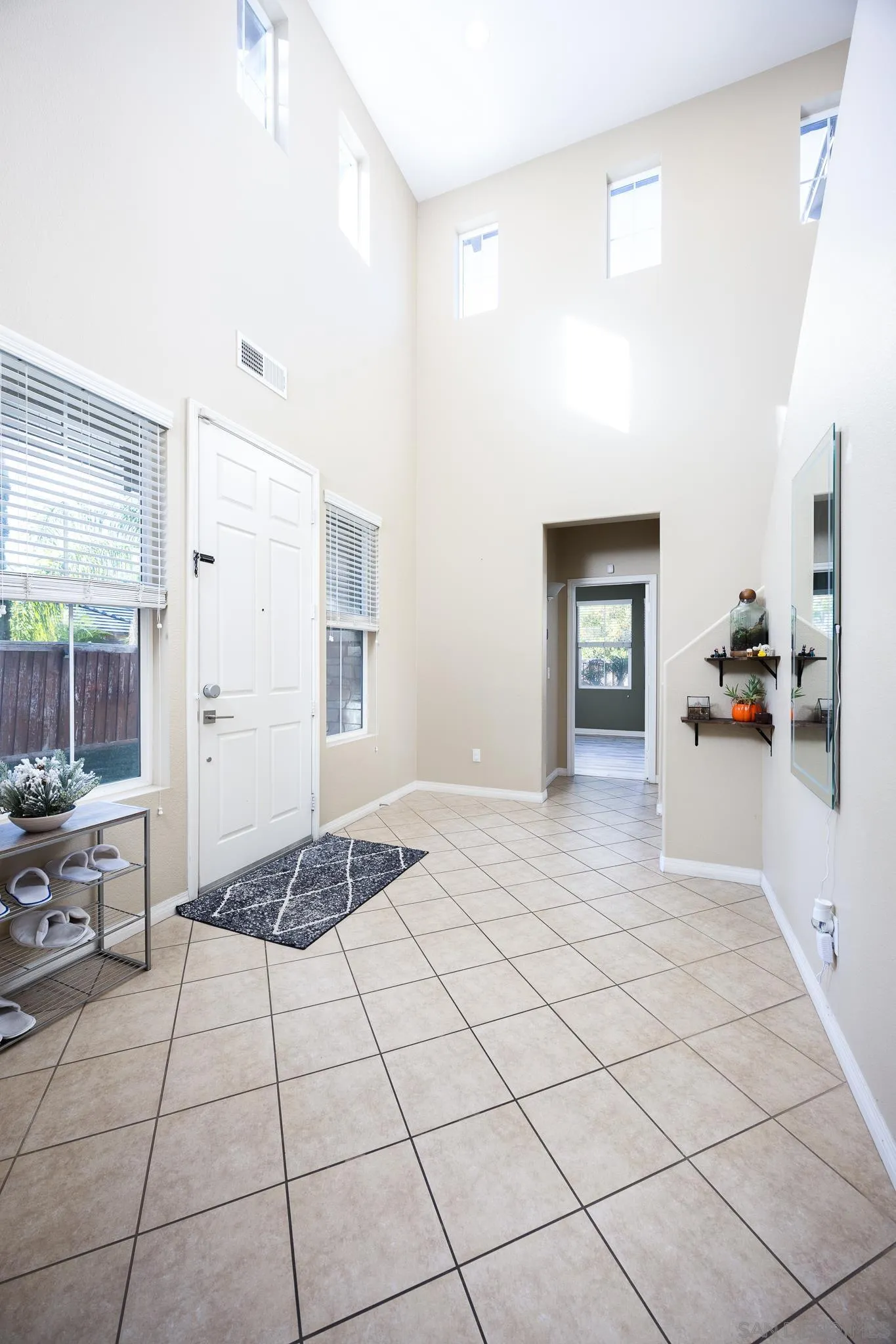 https://cdn.realtyfeed.com/cdn/127/250028002/071c7db4d4bceb46eea0c0119957c9c4.webp