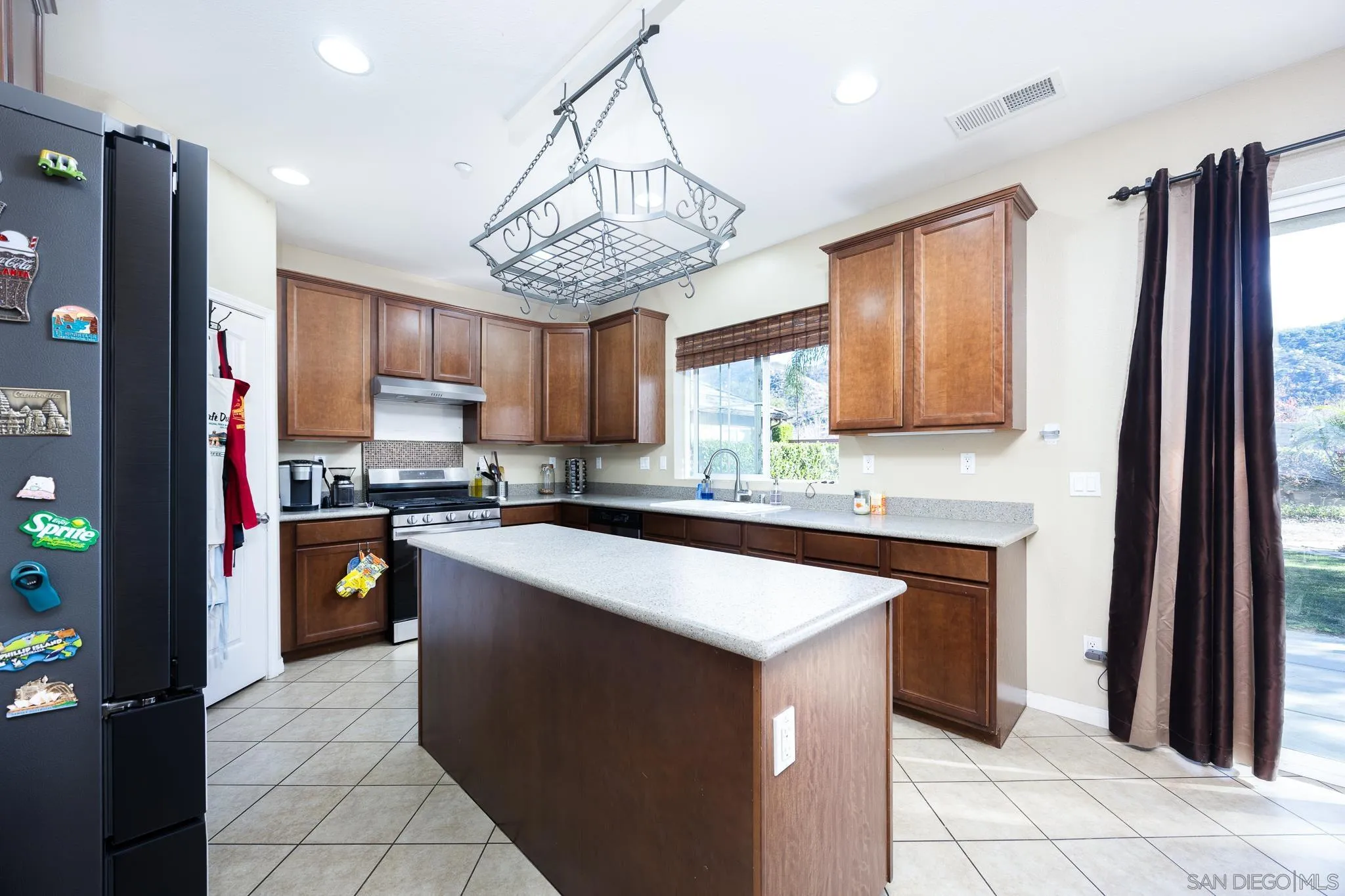 https://cdn.realtyfeed.com/cdn/127/250028002/3315bdc94ac3a62a9f1ab29f37a0885d.webp