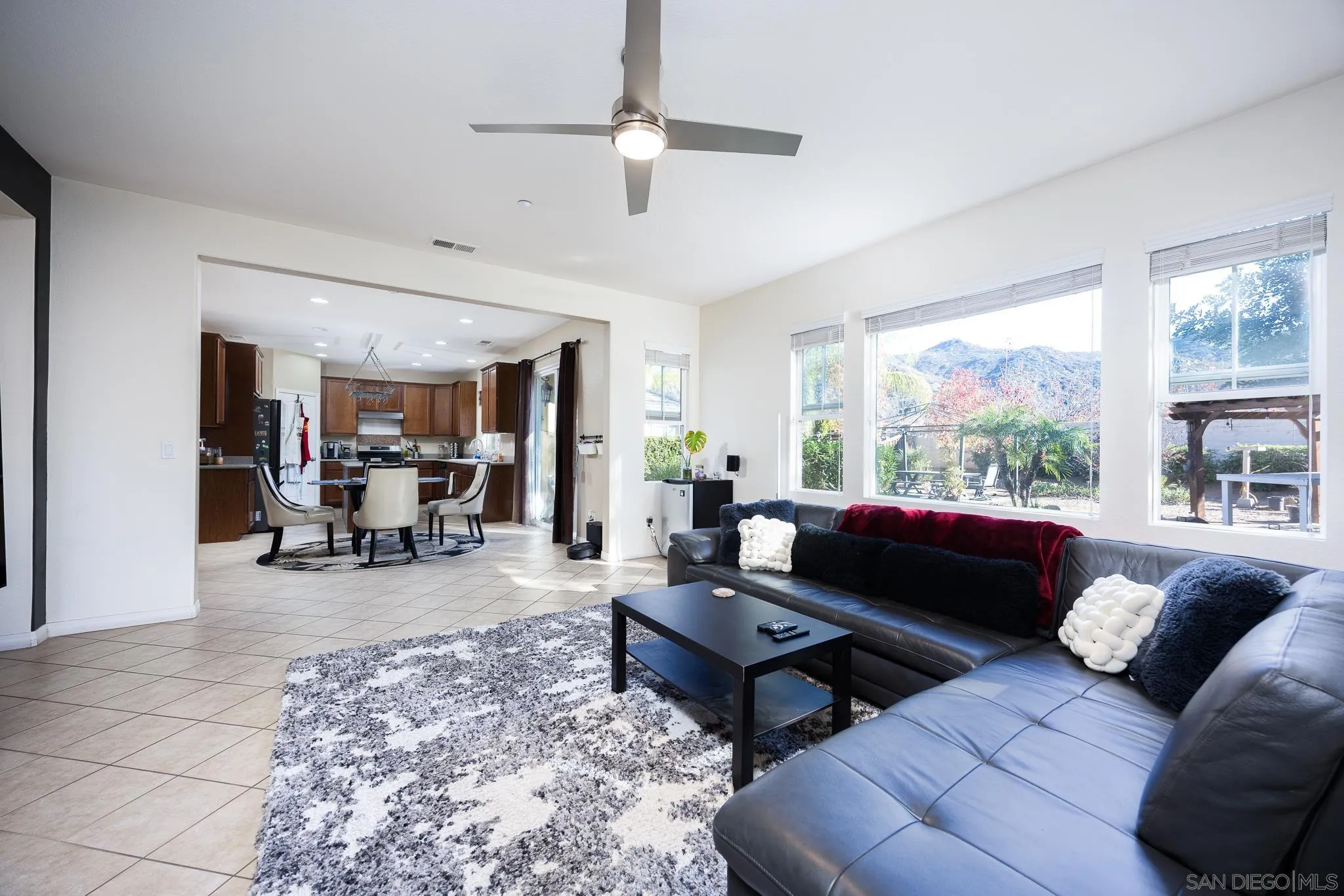 https://cdn.realtyfeed.com/cdn/127/250028002/8a80b172232ce8974079186323d671dd.webp