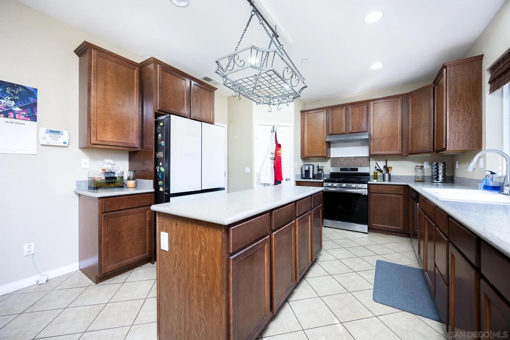 https://cdn.realtyfeed.com/cdn/127/250028002/95bacf89a0d8a3472b68aa0be4f81611.webp