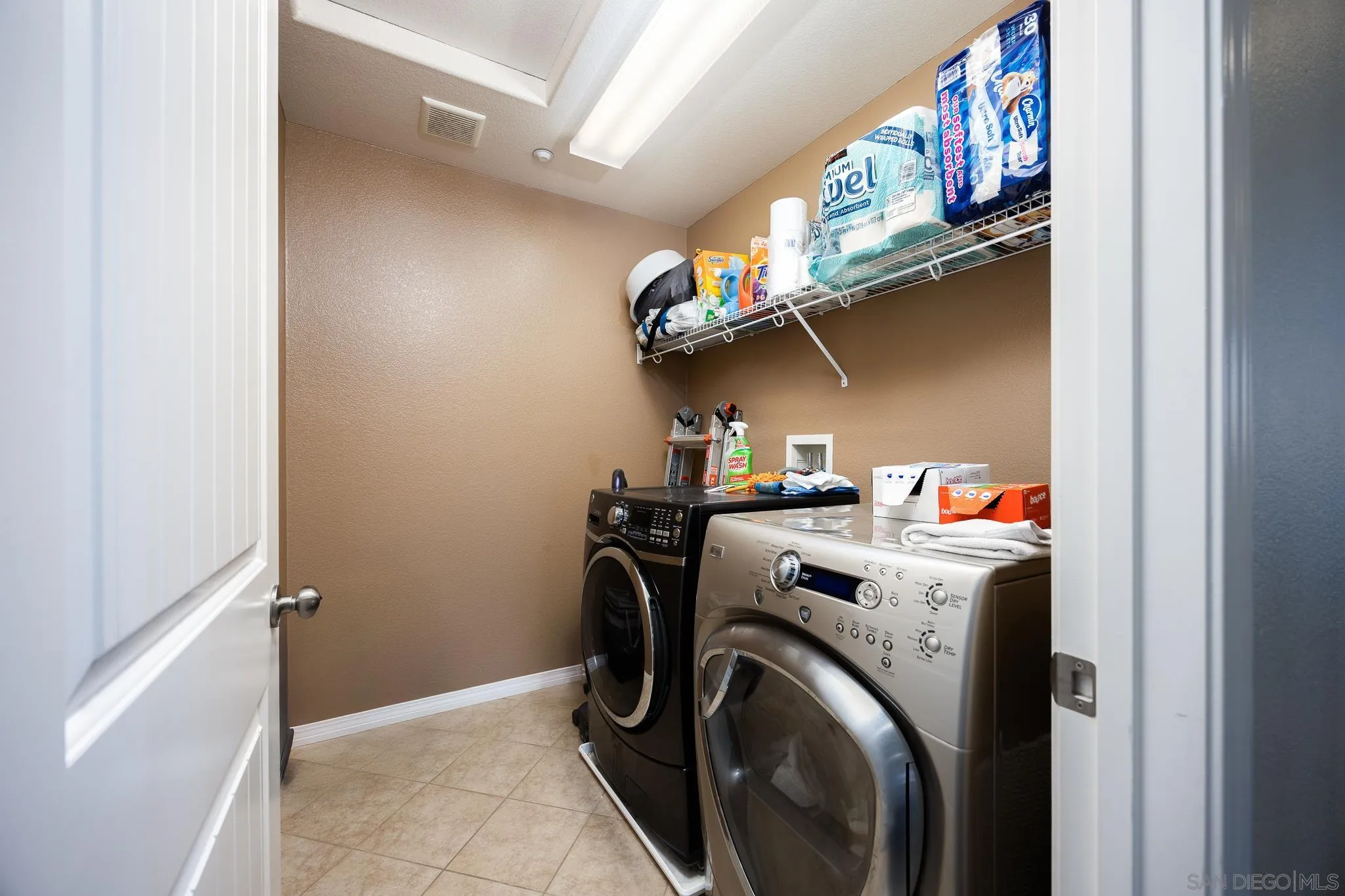 https://cdn.realtyfeed.com/cdn/127/250028002/ae761d0ad767af559f0ee5c7c79d5626.webp