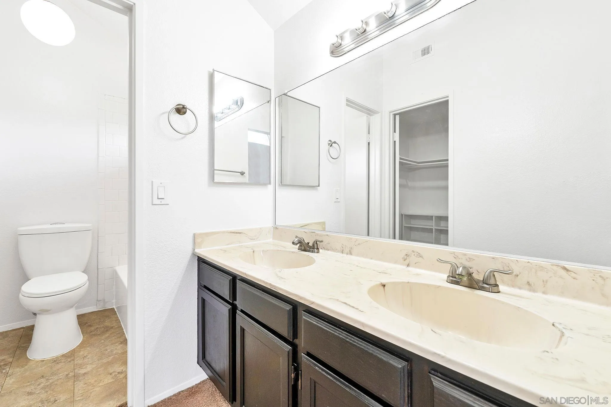 https://cdn.realtyfeed.com/cdn/127/250028026/312f499983485f32785a8a8163d74ac8.webp