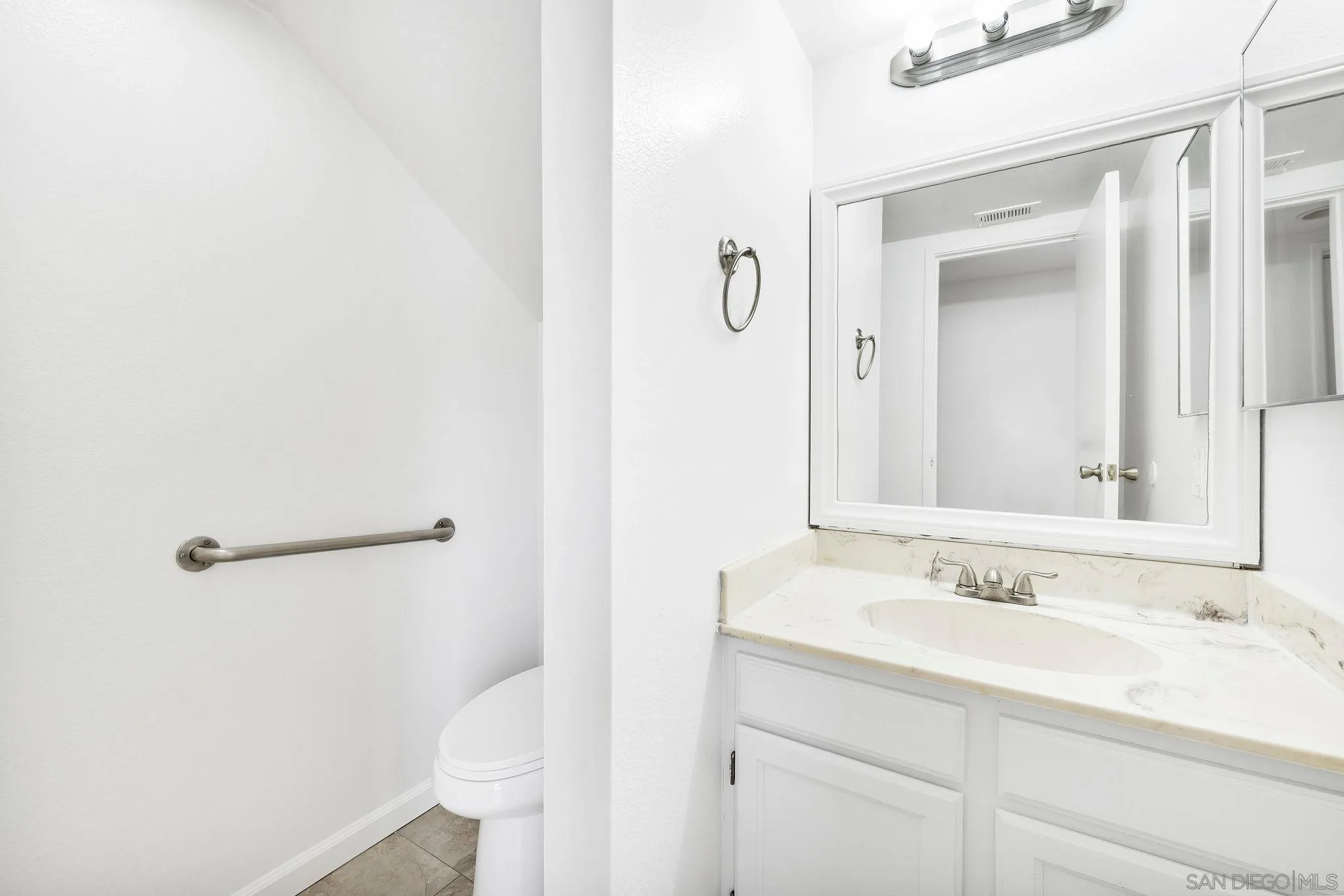 https://cdn.realtyfeed.com/cdn/127/250028026/8363bca7c2f9166d87ec737ef03d9de9.webp