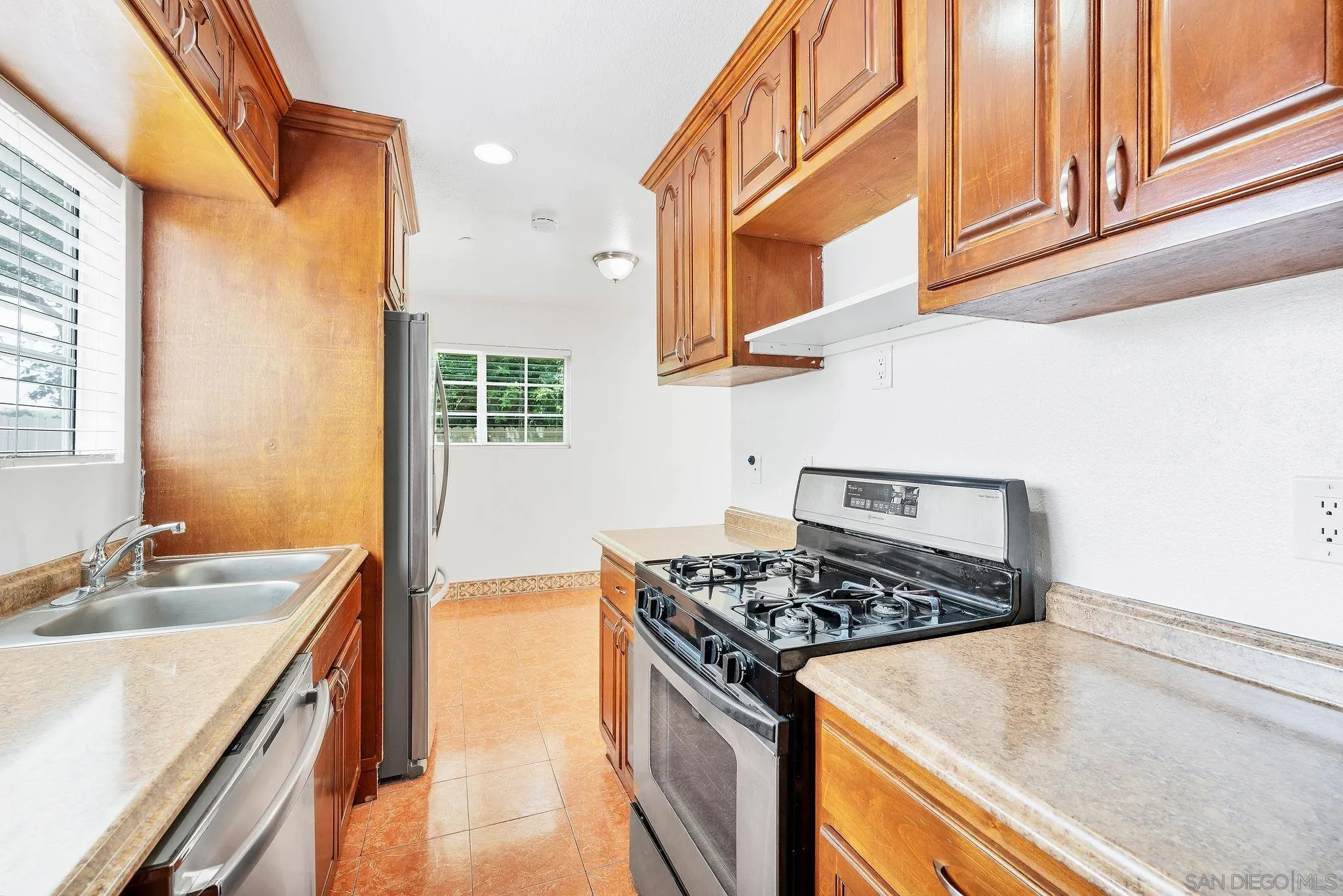 Photo #5: 250028026 Listing 