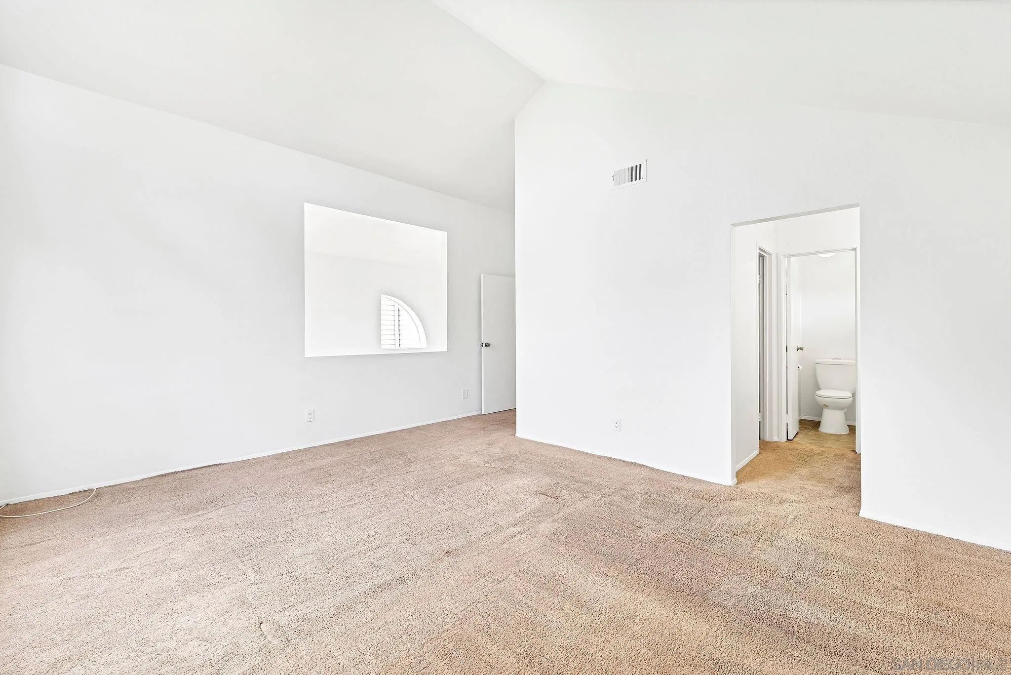 https://cdn.realtyfeed.com/cdn/127/250028026/cb0be017ad69c0b34b2a8292b2d5dd3f.webp