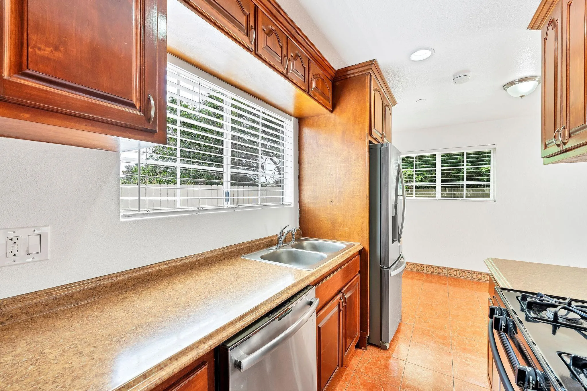 Photo #6: 250028026 Listing 