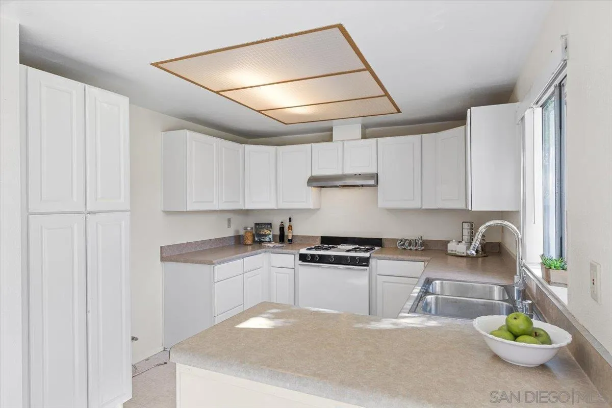 https://cdn.realtyfeed.com/cdn/127/250028032/1d92844a249a5af7567f5179bf6e2f6e.webp