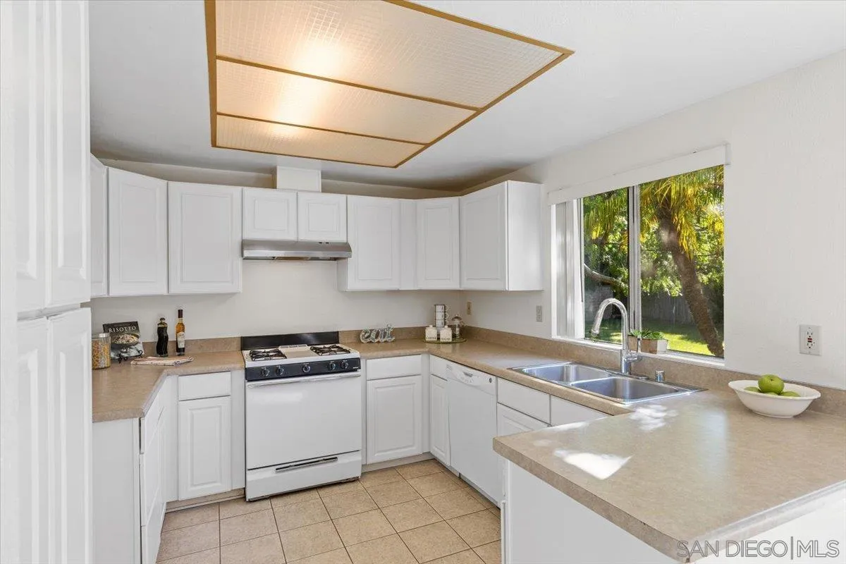https://cdn.realtyfeed.com/cdn/127/250028032/28da751a333a1d28c5893aad858ce411.webp