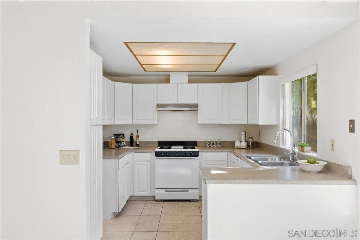 https://cdn.realtyfeed.com/cdn/127/250028032/46e07be89cfc194eaed869b6a1eb74cc.webp