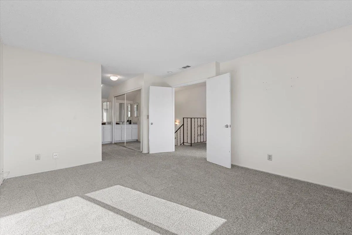 https://cdn.realtyfeed.com/cdn/127/250028032/b7727c429e817db466a27bfeb4dffb67.webp