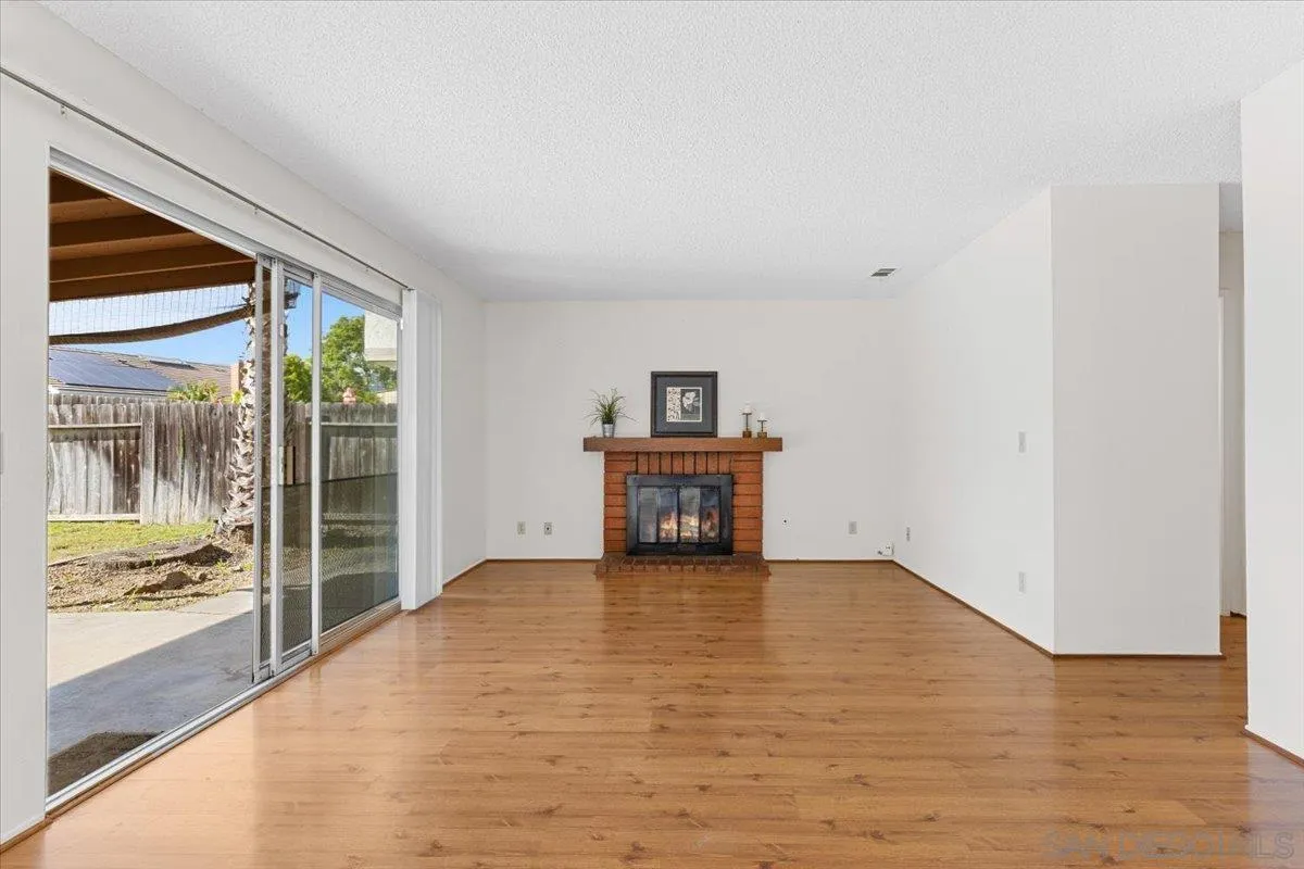 https://cdn.realtyfeed.com/cdn/127/250028032/bc493314363776ca942592c1a859c08c.webp