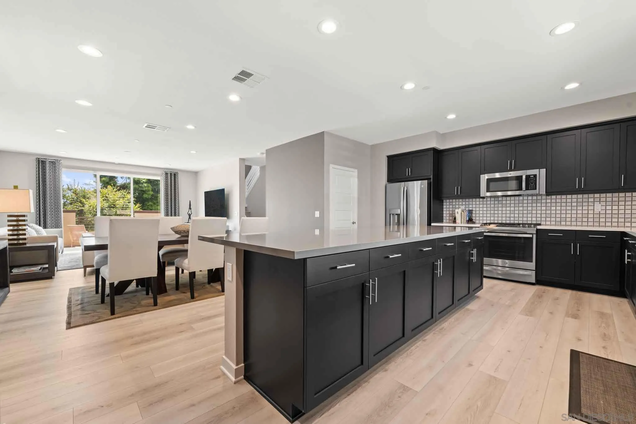 Photo #4: 250028036 Listing 