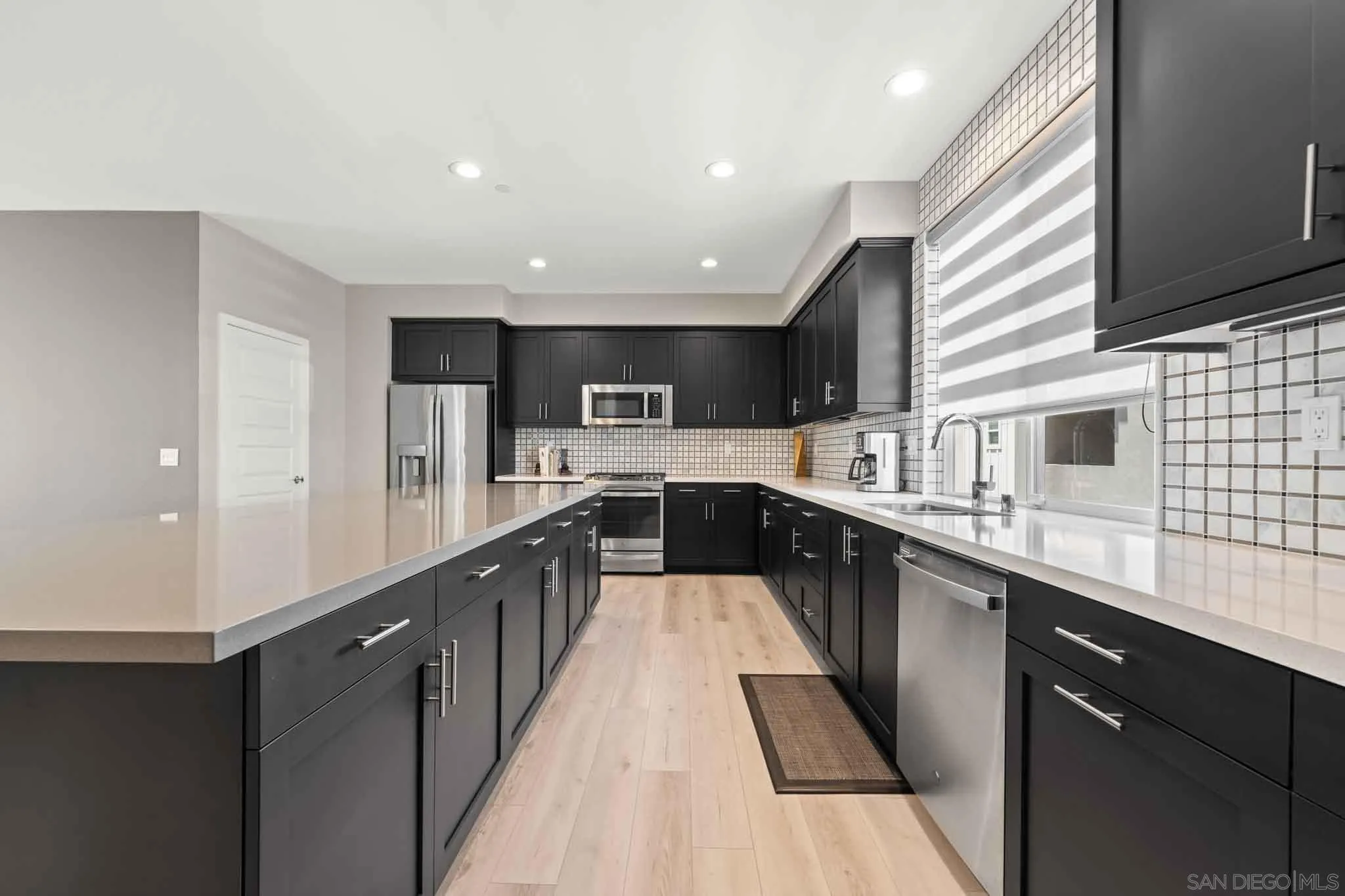 Photo #3: 250028036 Listing 