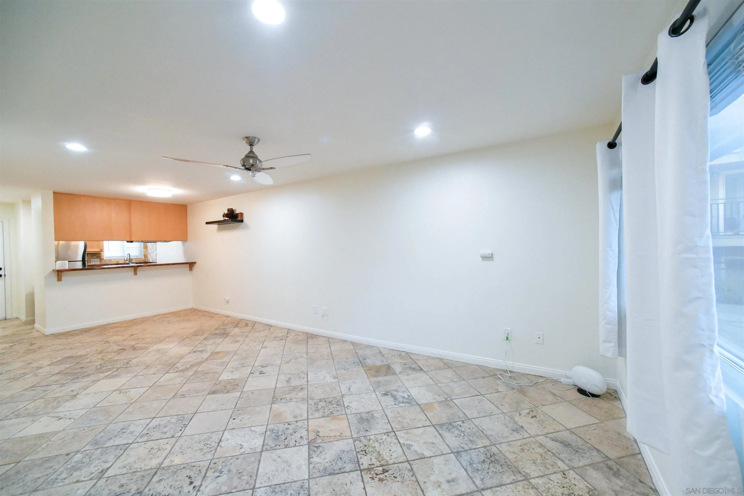 https://cdn.realtyfeed.com/cdn/127/250028060/a8c4abde830dbda5ec58bb954de92441.webp