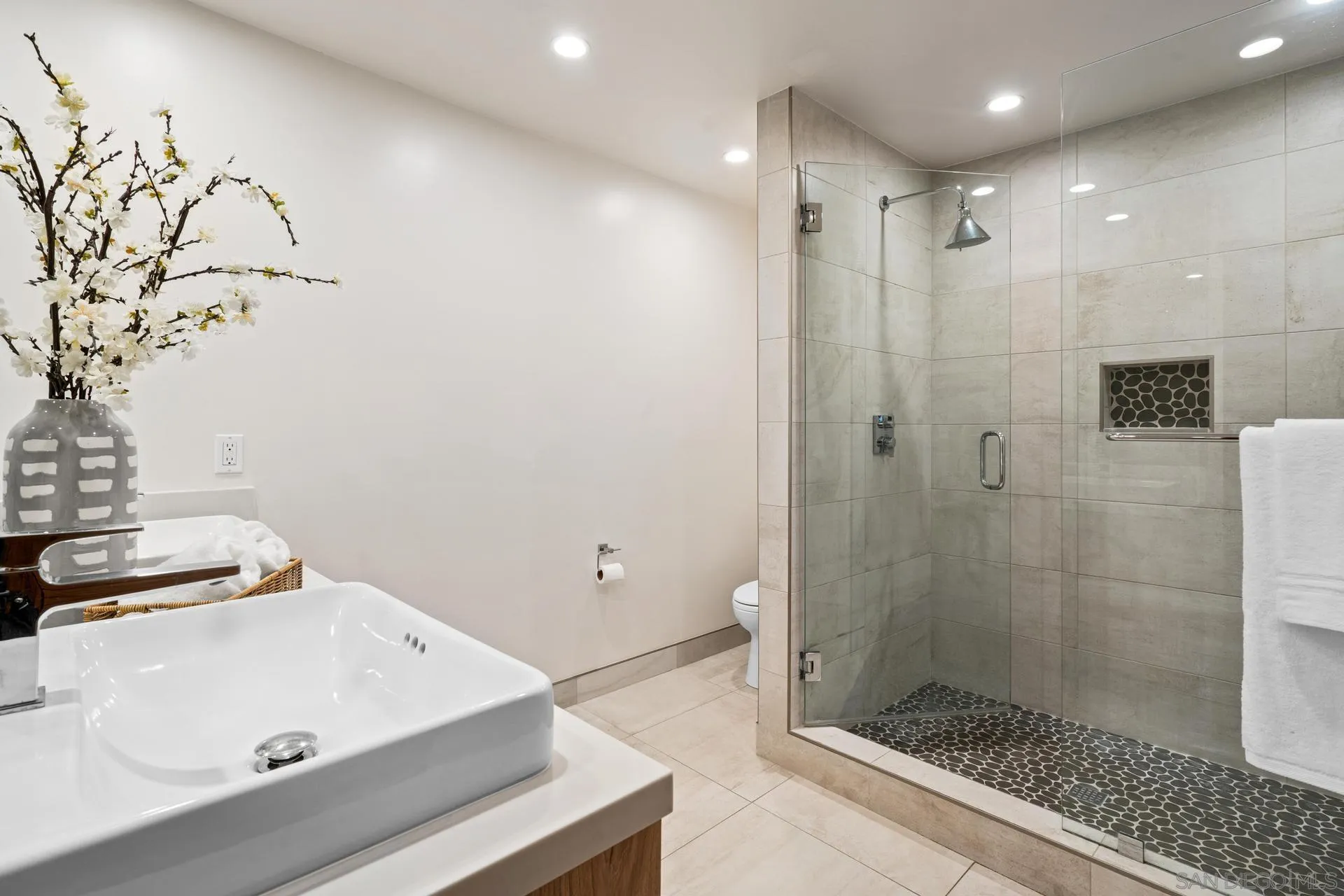 Photo #4: 250028062 Listing 