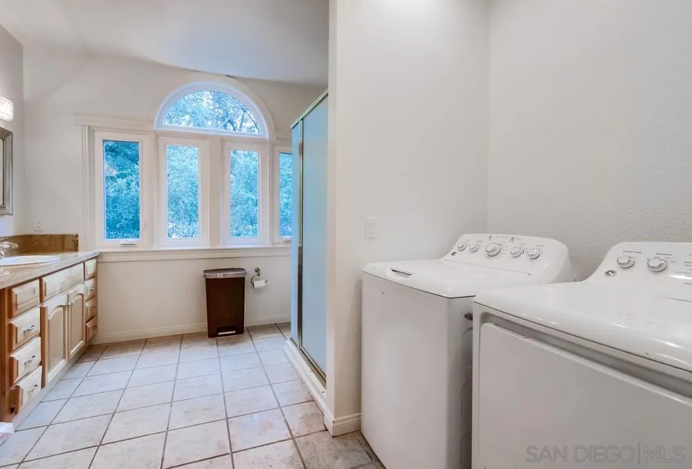 https://cdn.realtyfeed.com/cdn/127/250028066/7179cb19eca05848d158037c78400fd4.webp