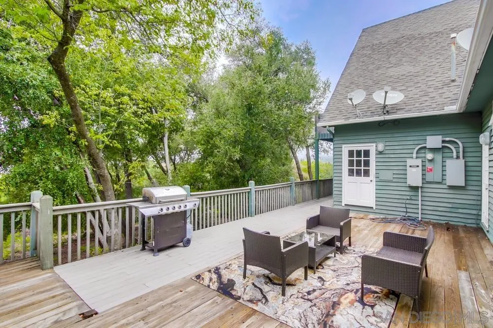 https://cdn.realtyfeed.com/cdn/127/250028066/caea7f1402d5125e390ada250401ee94.webp