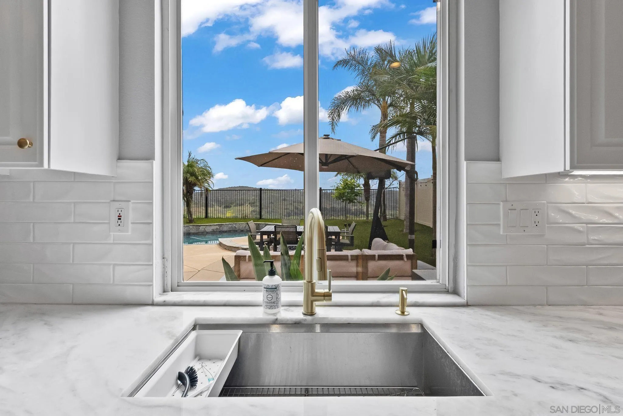 https://cdn.realtyfeed.com/cdn/127/250028073/0bd8ff46ff4d3e52152fdaac3f120de5.webp