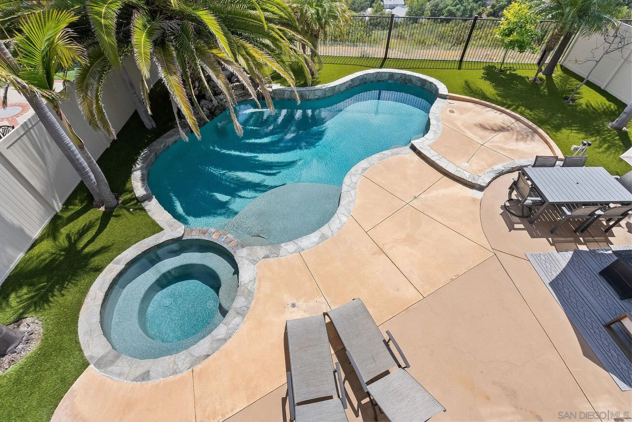 https://cdn.realtyfeed.com/cdn/127/250028073/59f04bf16991b637d2ff18e28c14d41d.webp