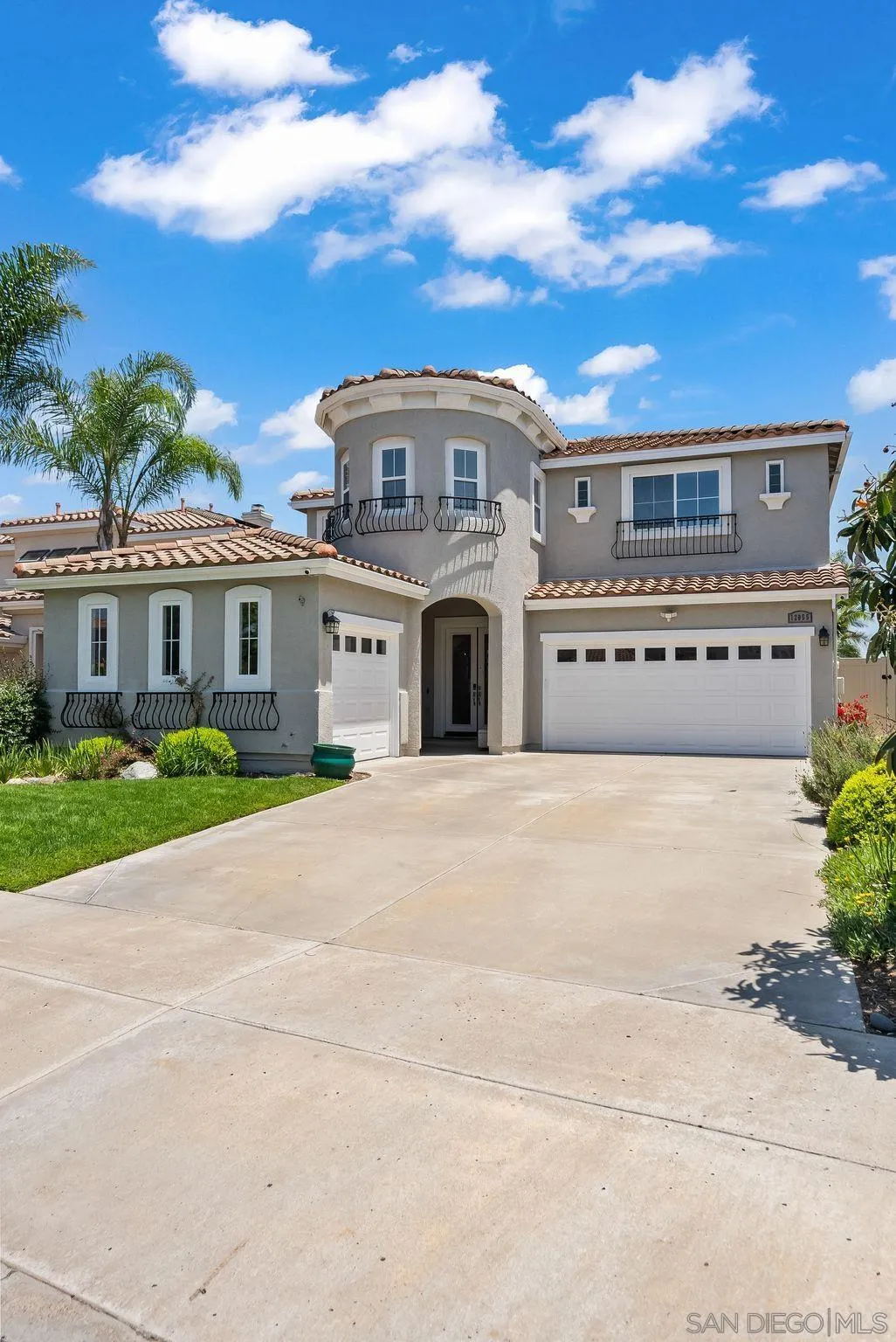https://cdn.realtyfeed.com/cdn/127/250028073/a68c4963eb9b68407deea3df3f467ed3.webp
