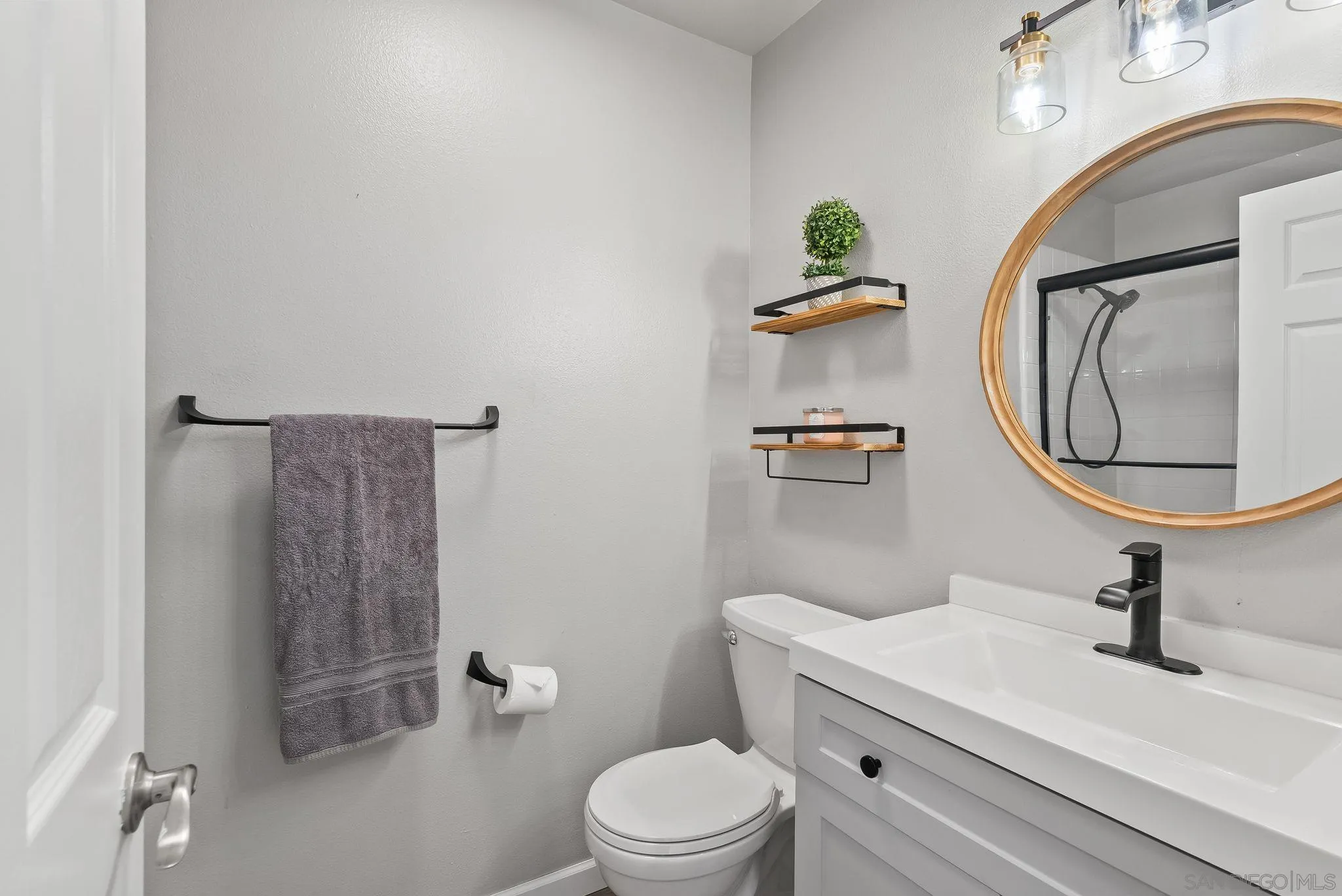 https://cdn.realtyfeed.com/cdn/127/250028073/d42efd508da24d7634e46e42f12b035b.webp