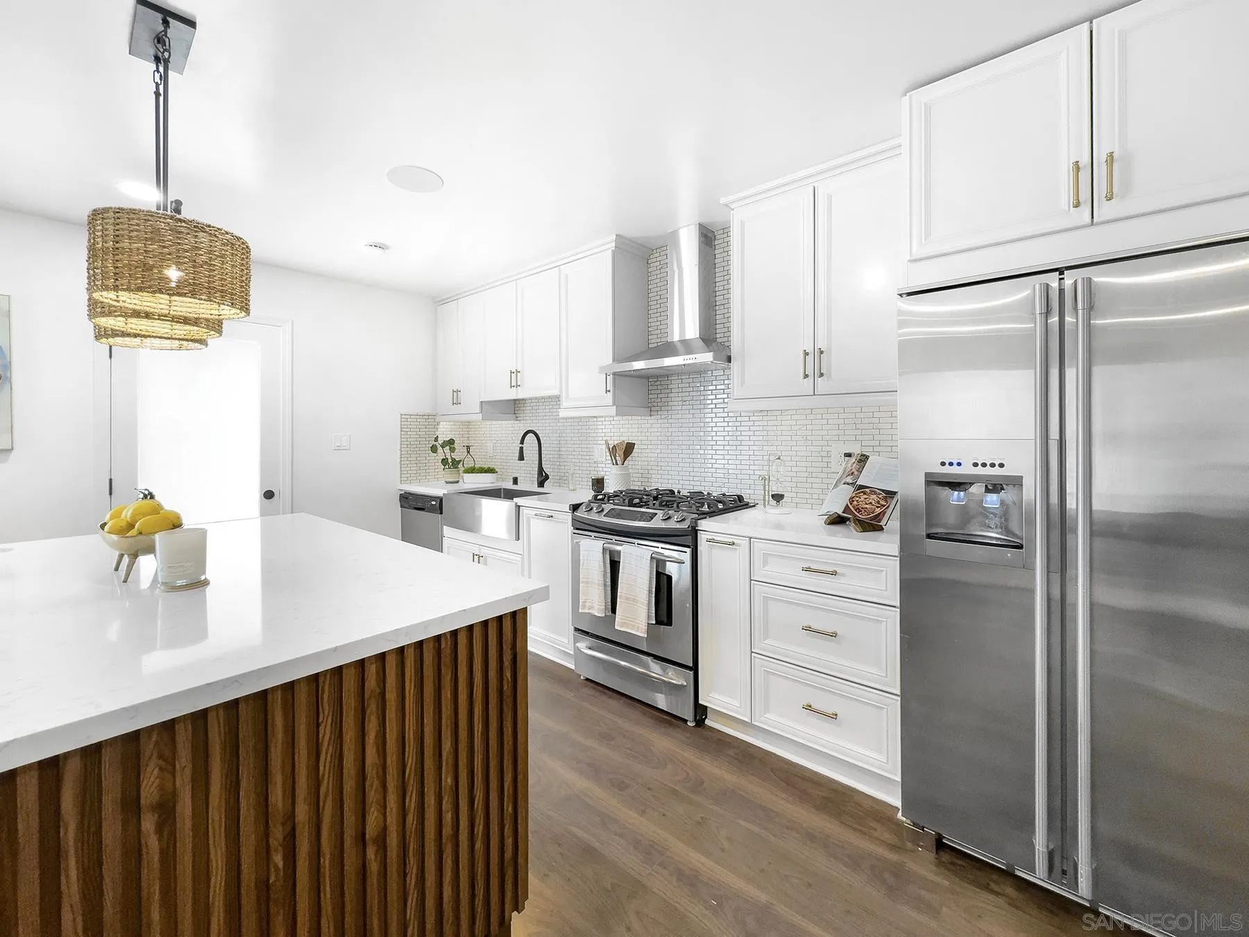 https://cdn.realtyfeed.com/cdn/127/250028080/1081e659213e1a7d70274823a68a79cb.webp