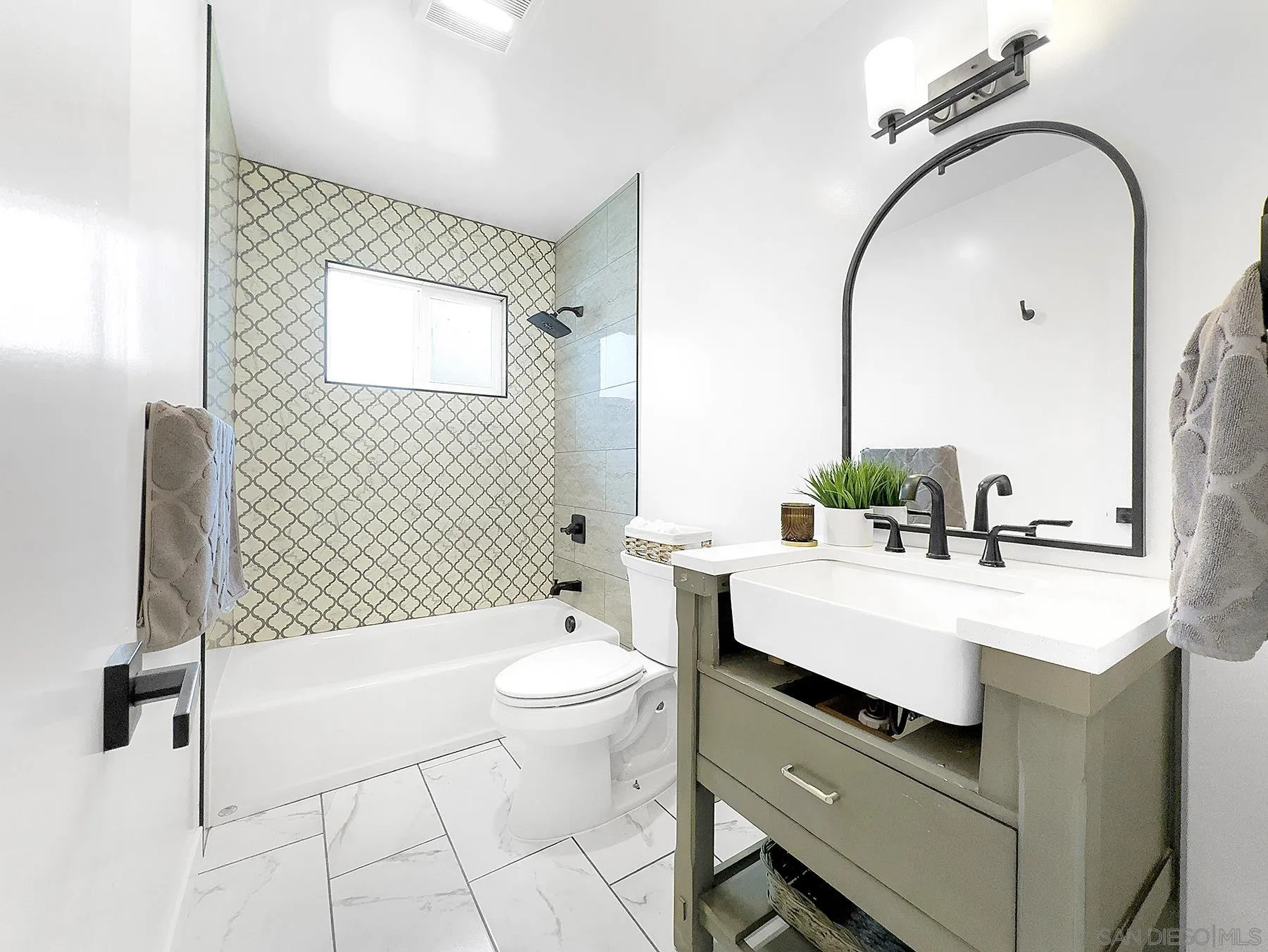 https://cdn.realtyfeed.com/cdn/127/250028080/363af7e1d73375e85ea9a785cff9848c.webp