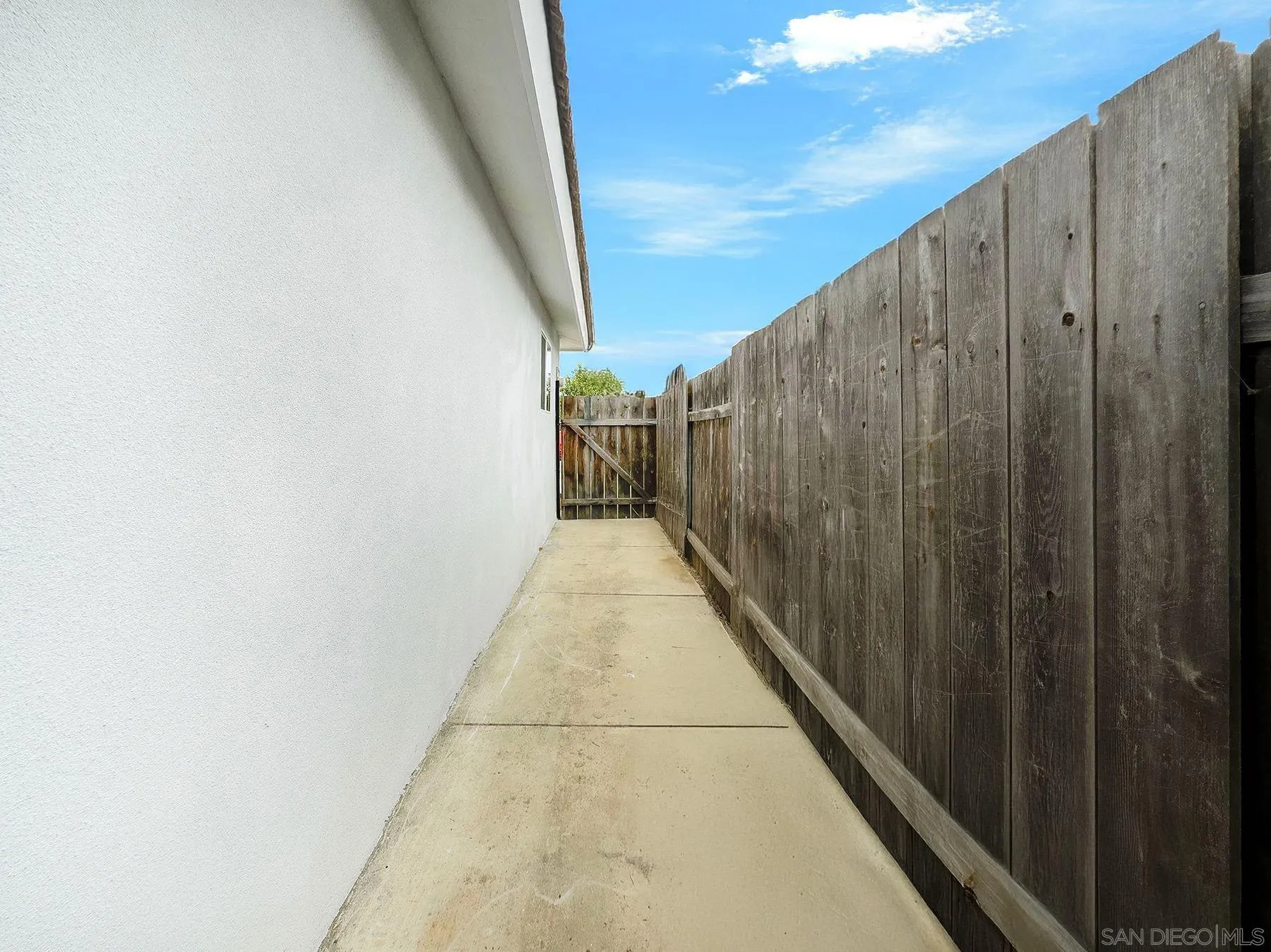 https://cdn.realtyfeed.com/cdn/127/250028080/6a51320bcffe1f0602f4c1565fb4eb9d.webp