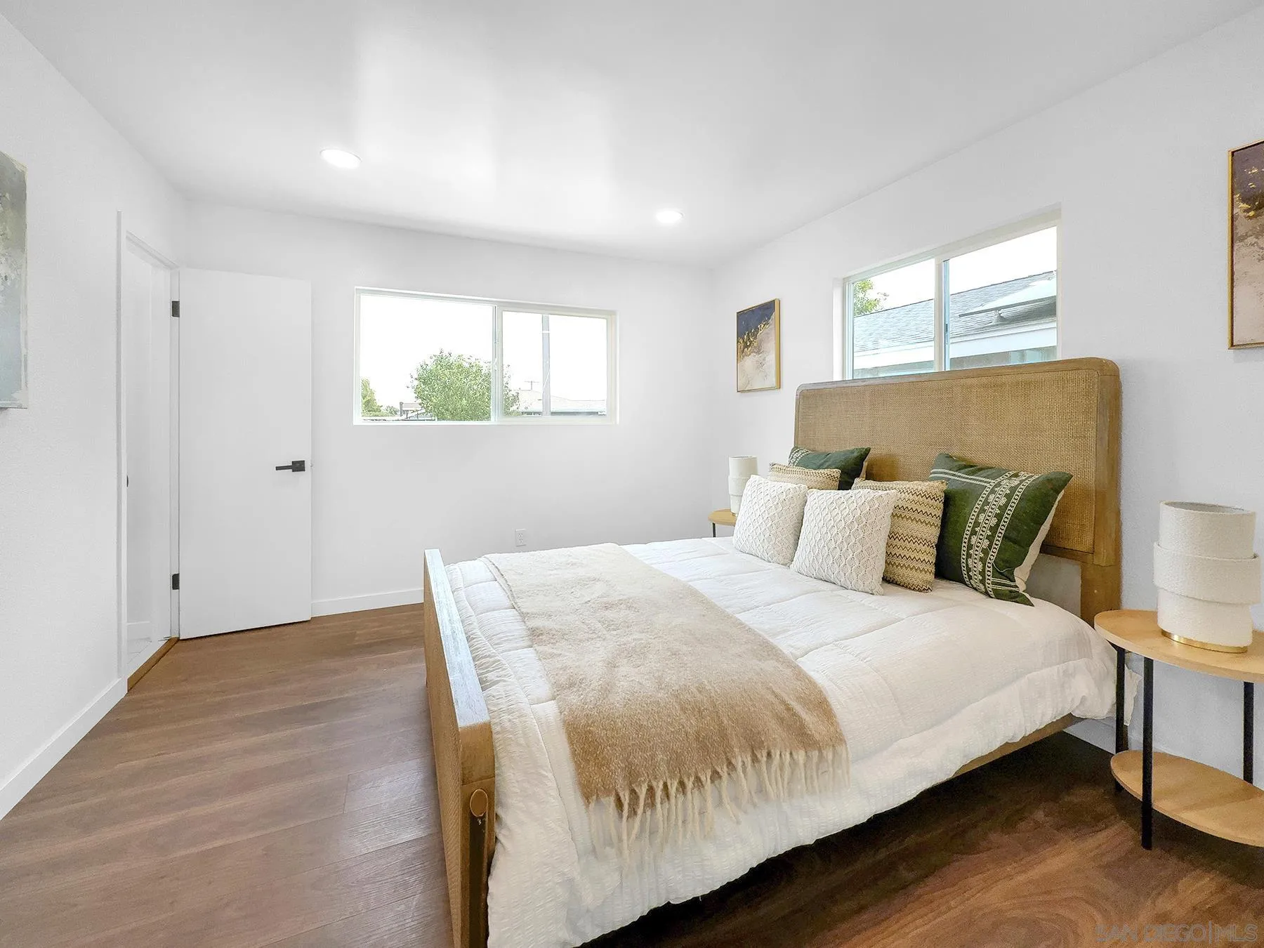 https://cdn.realtyfeed.com/cdn/127/250028080/860acf462a3fa39edea65c92fa601cff.webp