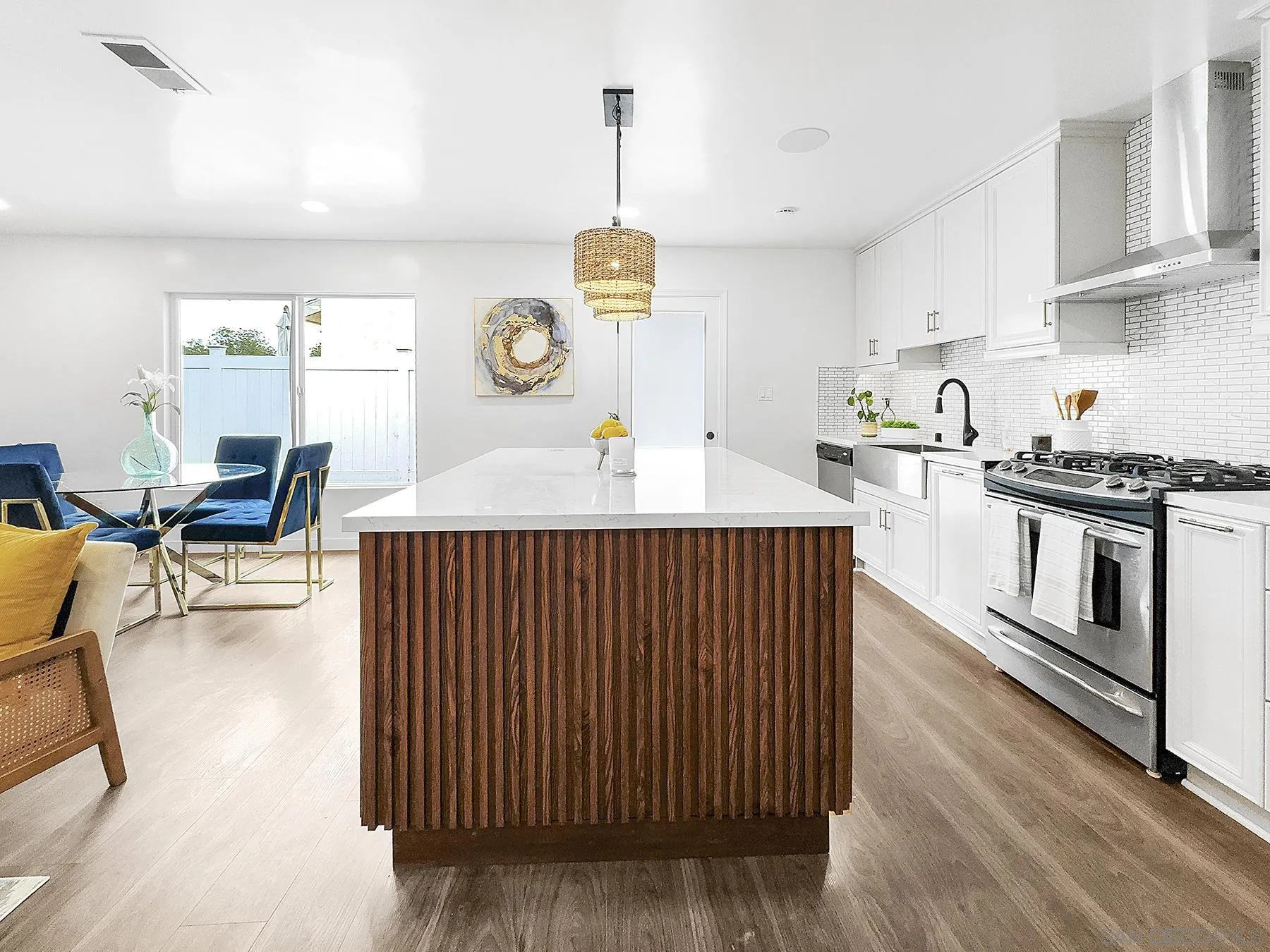https://cdn.realtyfeed.com/cdn/127/250028080/b399b14ef3ca73373979a44db6f186c6.webp