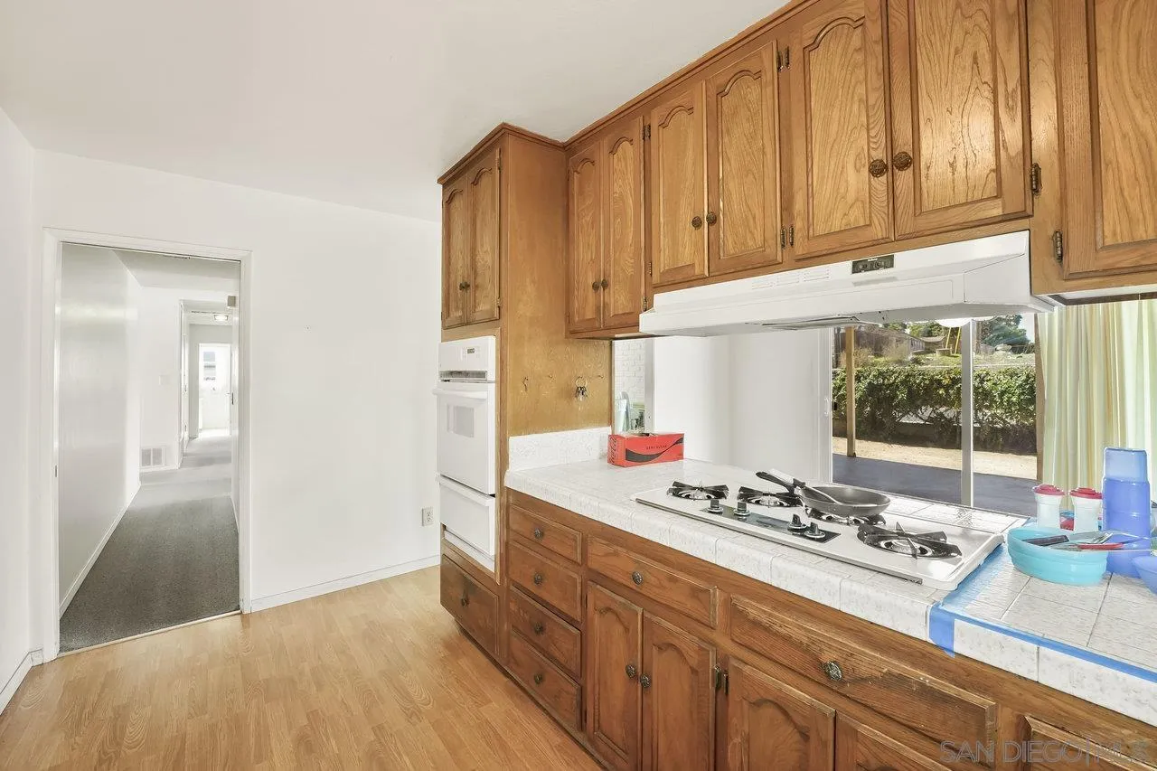 https://cdn.realtyfeed.com/cdn/127/250028083/188ba82fead8bcd2e8813d7a6a77ee5d.webp