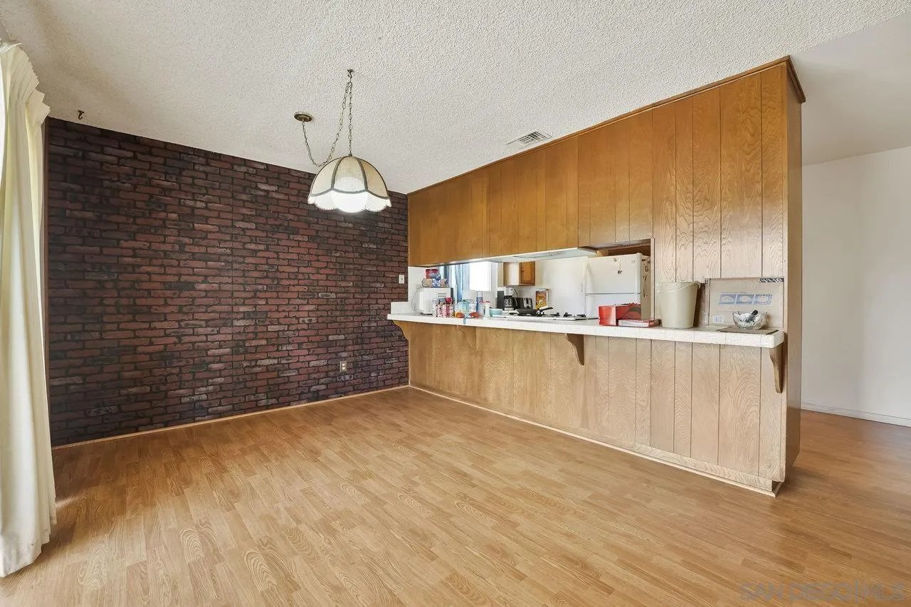https://cdn.realtyfeed.com/cdn/127/250028083/57246bec39ea9f6086ac4a3003c6b0a4.webp