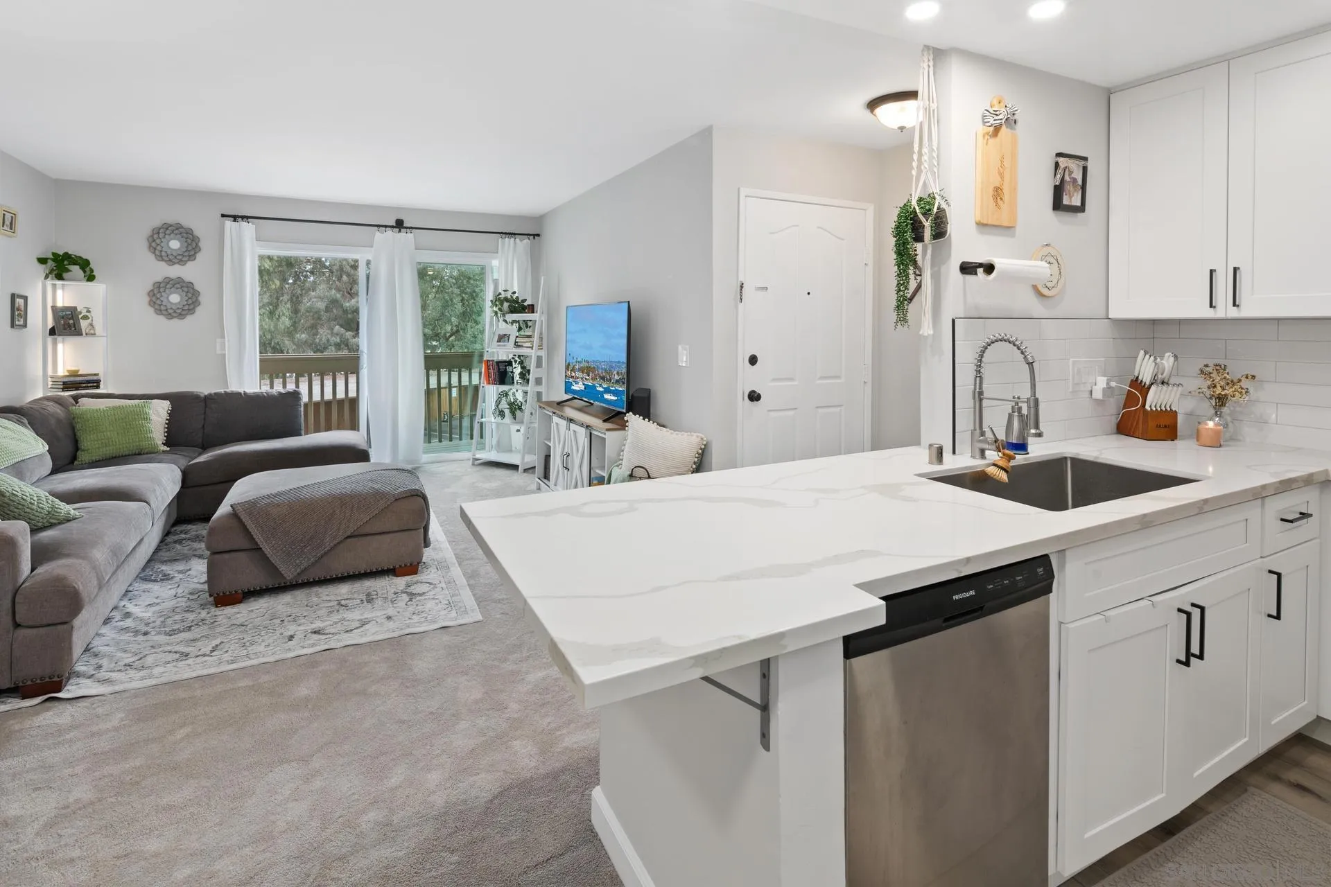Photo #5: 250028085 Listing 