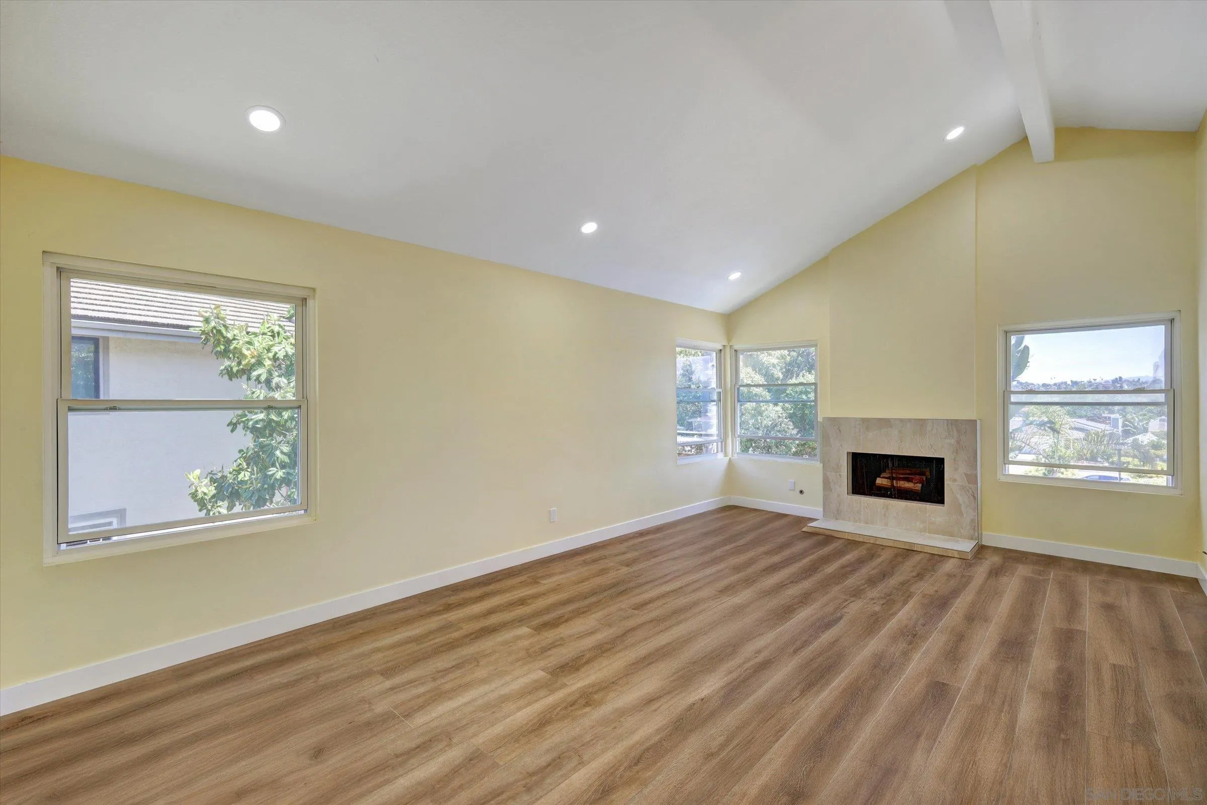 https://cdn.realtyfeed.com/cdn/127/250028092/0ee170b302357556b47c5e1231a6e4b1.webp