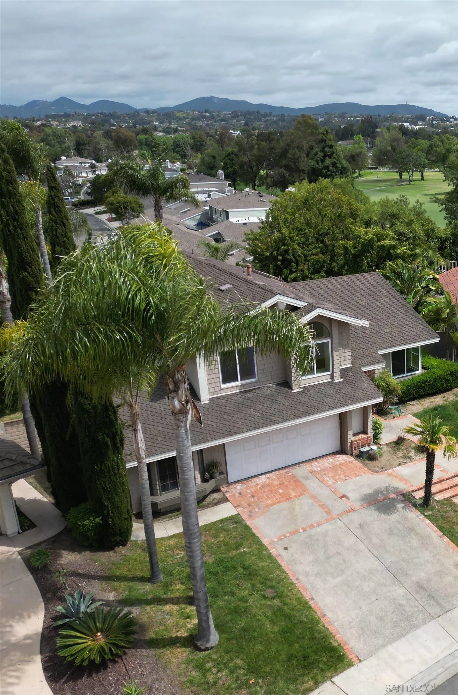 https://cdn.realtyfeed.com/cdn/127/250028092/1efb97ebc435f0c53f3192b16c32f493.webp