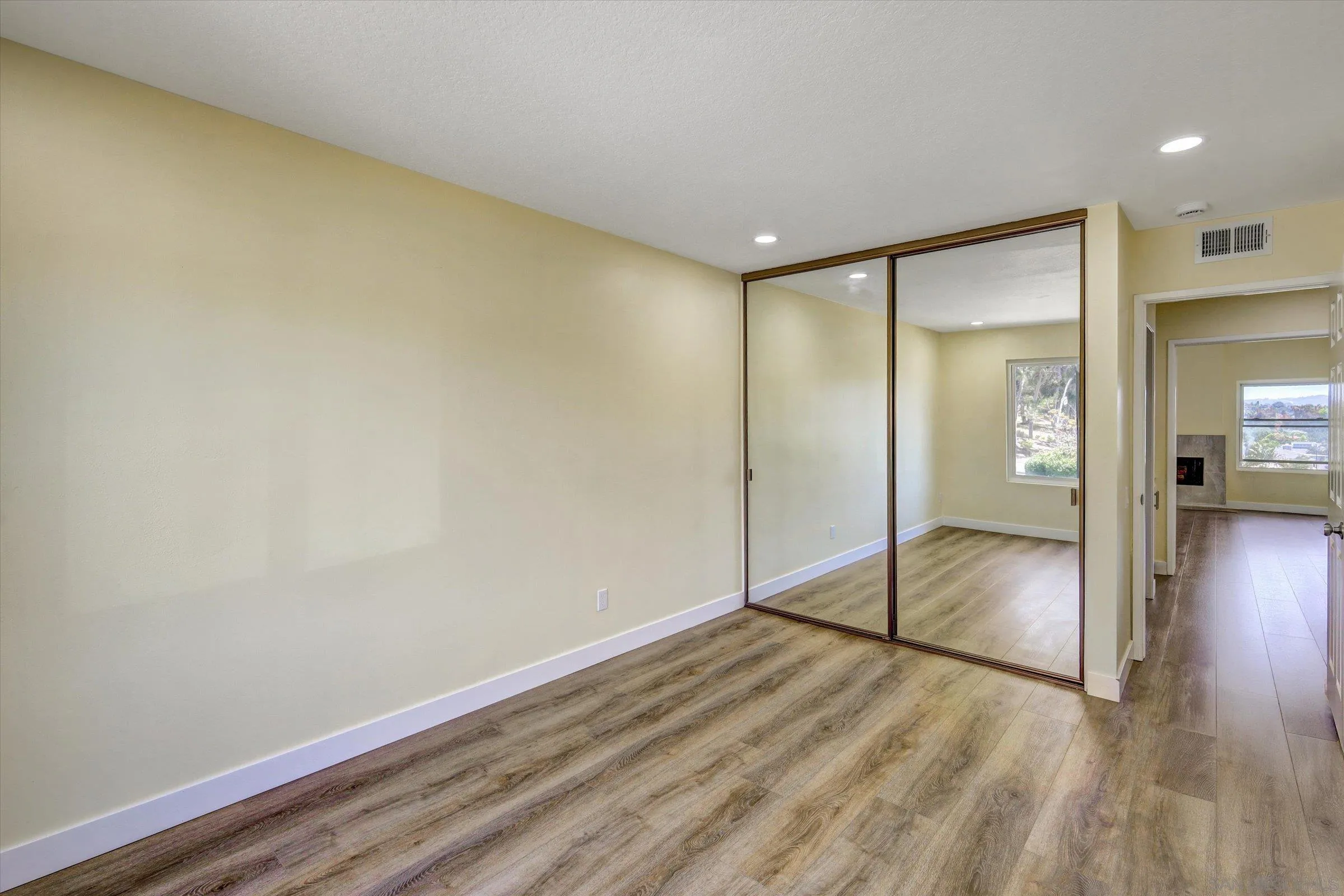 https://cdn.realtyfeed.com/cdn/127/250028092/39356030e4345f28cb79c963a9d2c46f.webp