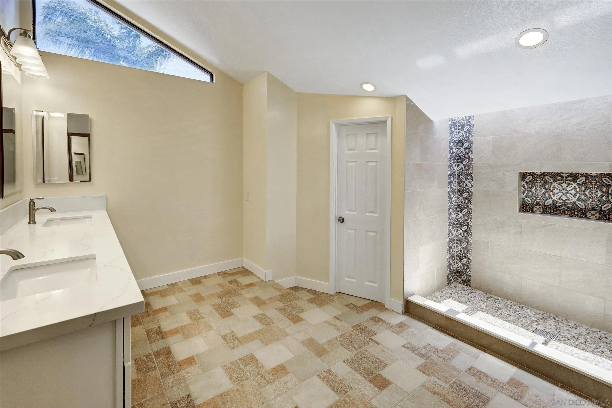 https://cdn.realtyfeed.com/cdn/127/250028092/3b9179dc97c220dc238ccc90b35f0abf.webp