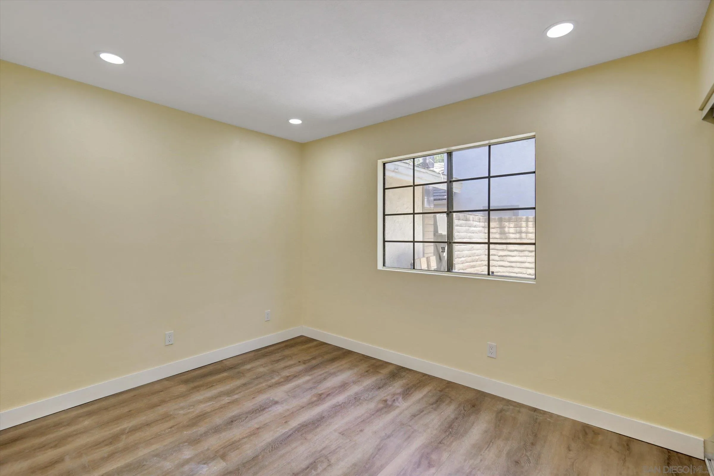 https://cdn.realtyfeed.com/cdn/127/250028092/522a6e0ba6bf305dd518d27430b03b15.webp