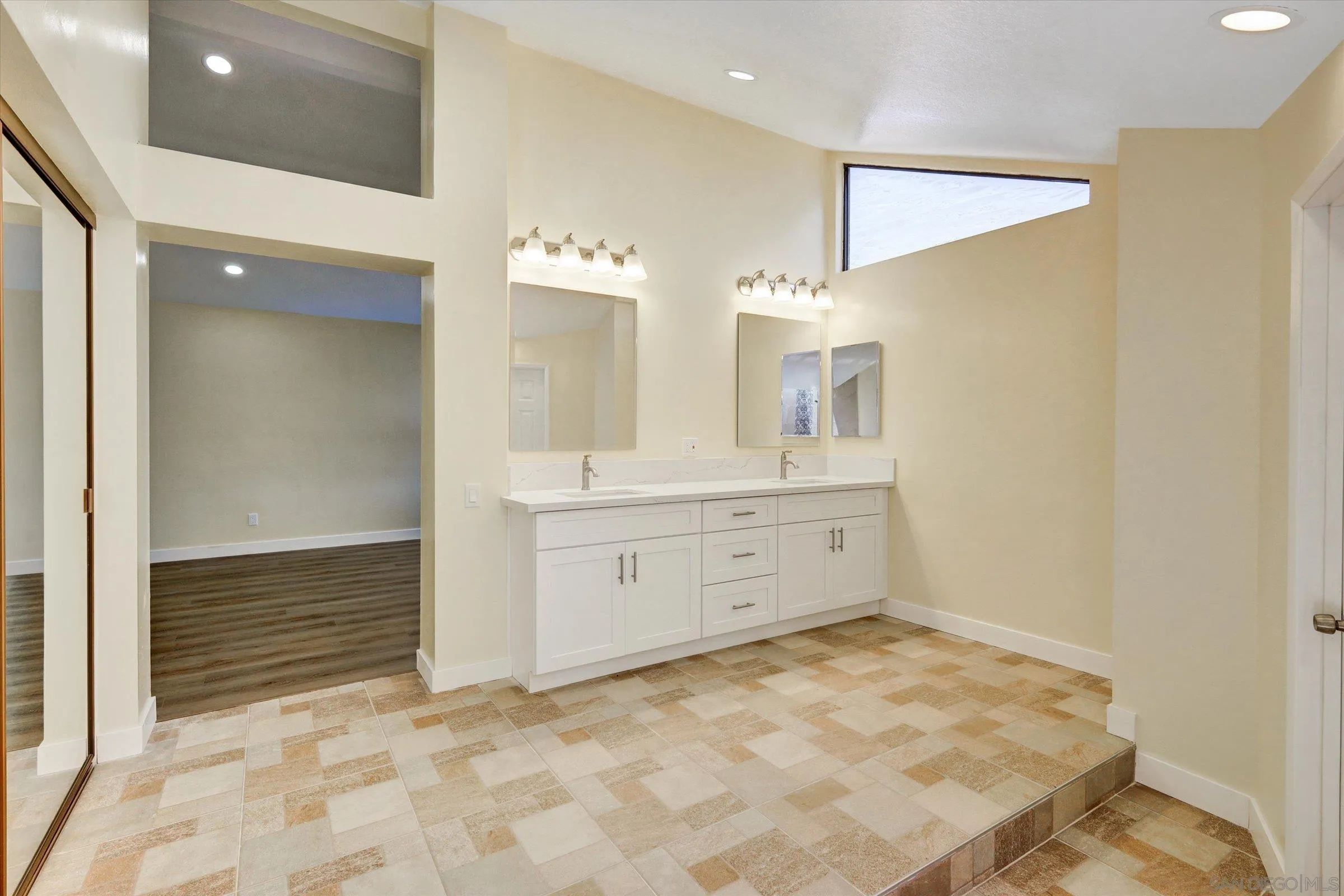 https://cdn.realtyfeed.com/cdn/127/250028092/6e325c75752ef5294cffaaaa456c69df.webp