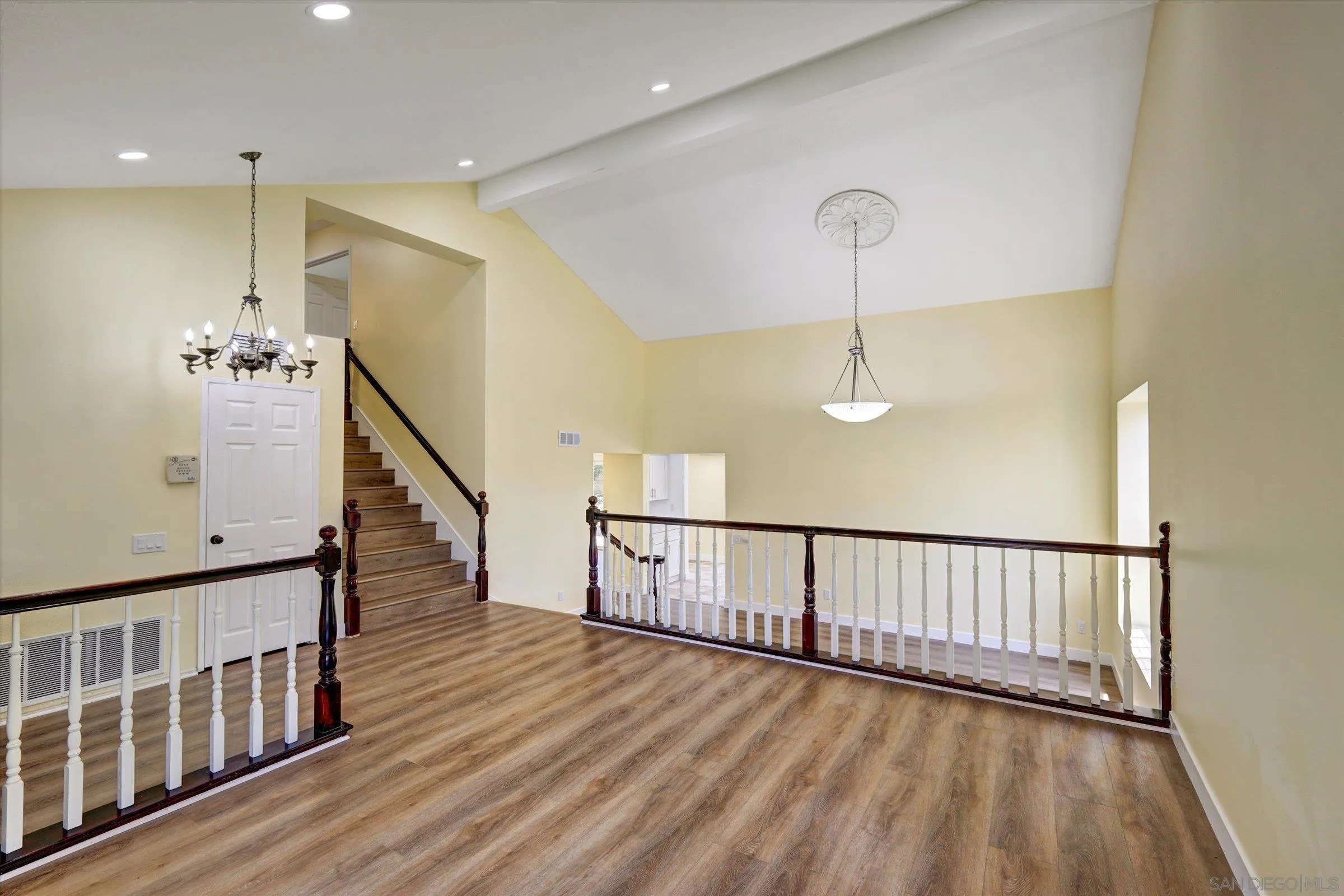 https://cdn.realtyfeed.com/cdn/127/250028092/777ee562482d6452c571d5ab1a8296f7.webp