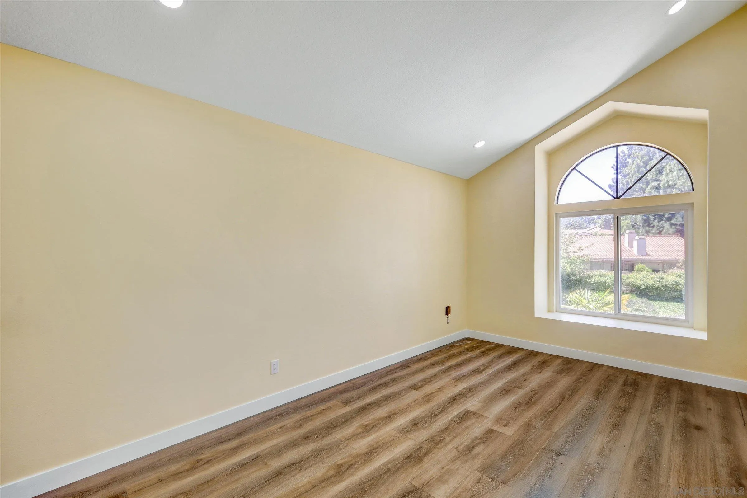 https://cdn.realtyfeed.com/cdn/127/250028092/c44329422417e2d9e9cd9604a4a72fac.webp