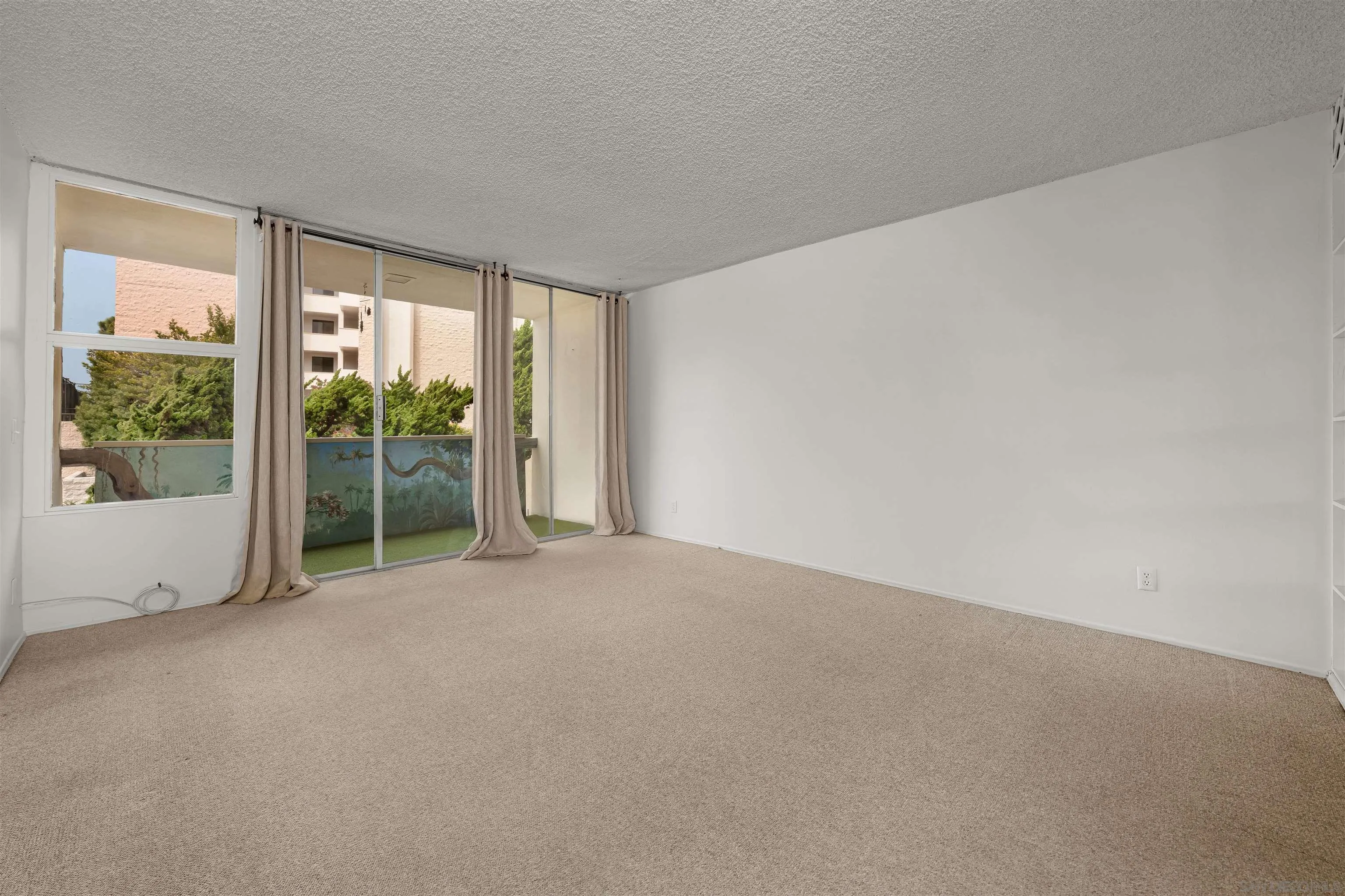 Photo #6: 250028104 Listing: Photo #6