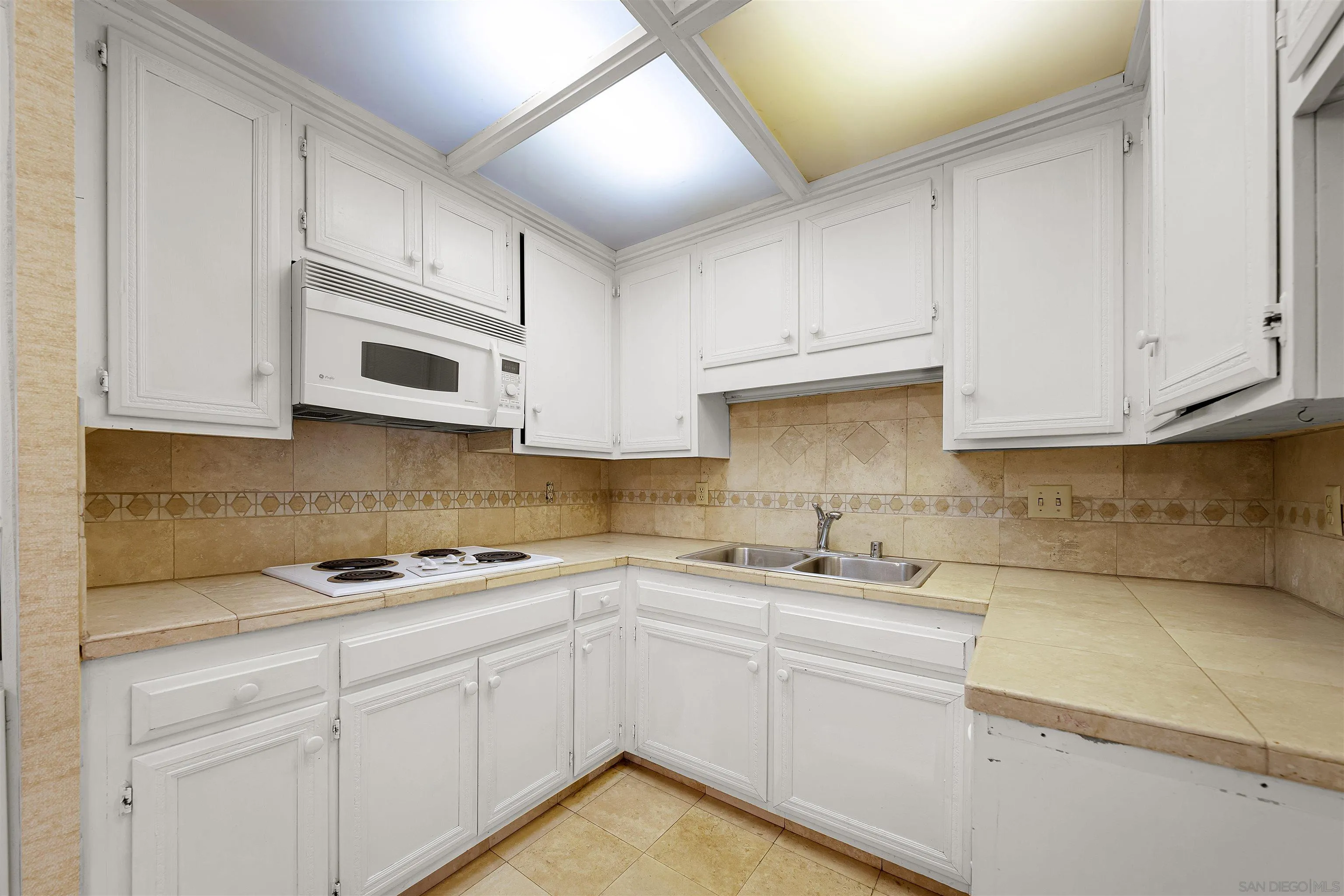 Photo #14: 250028104 Listing: Photo #14