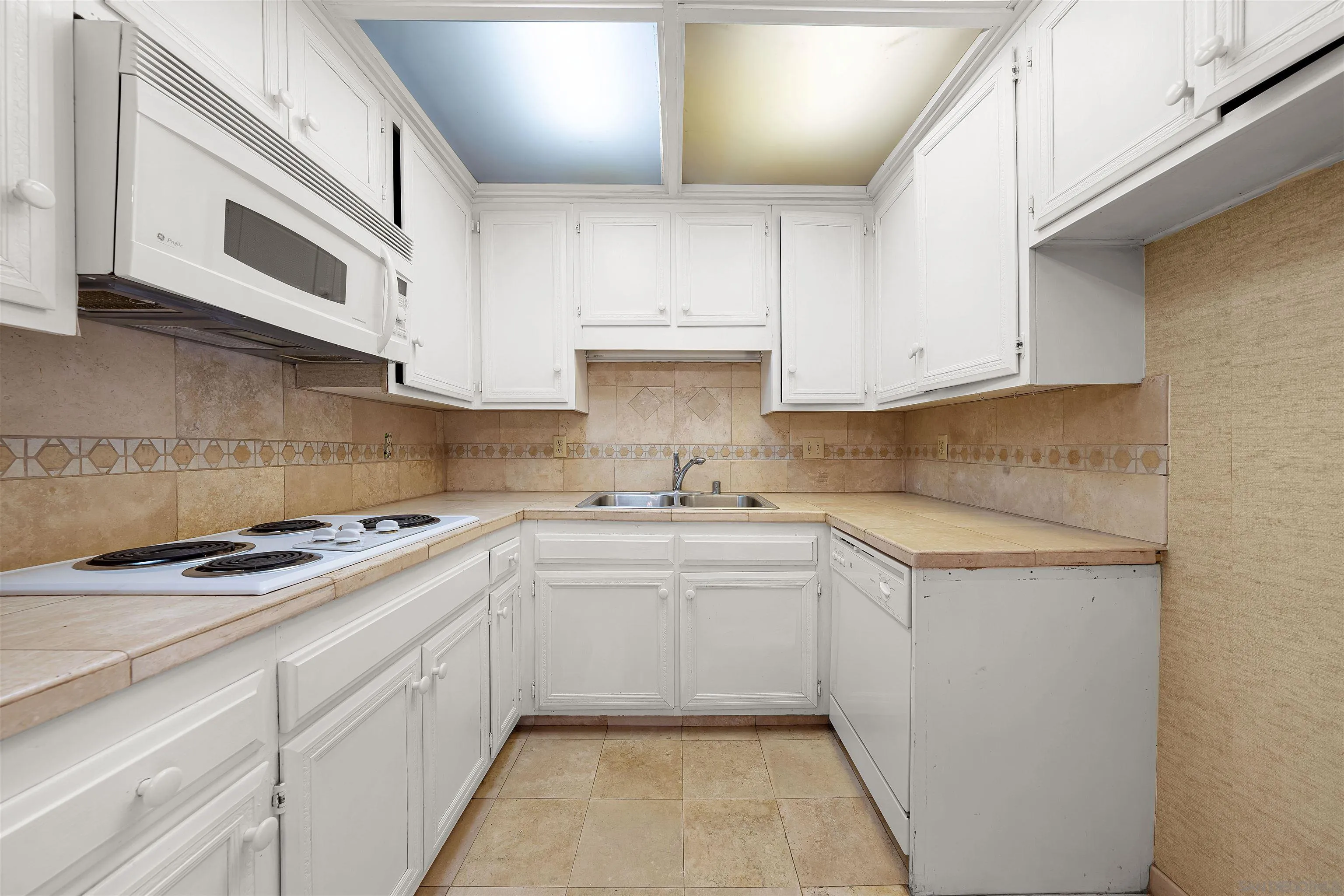 Photo #15: 250028104 Listing: Photo #15
