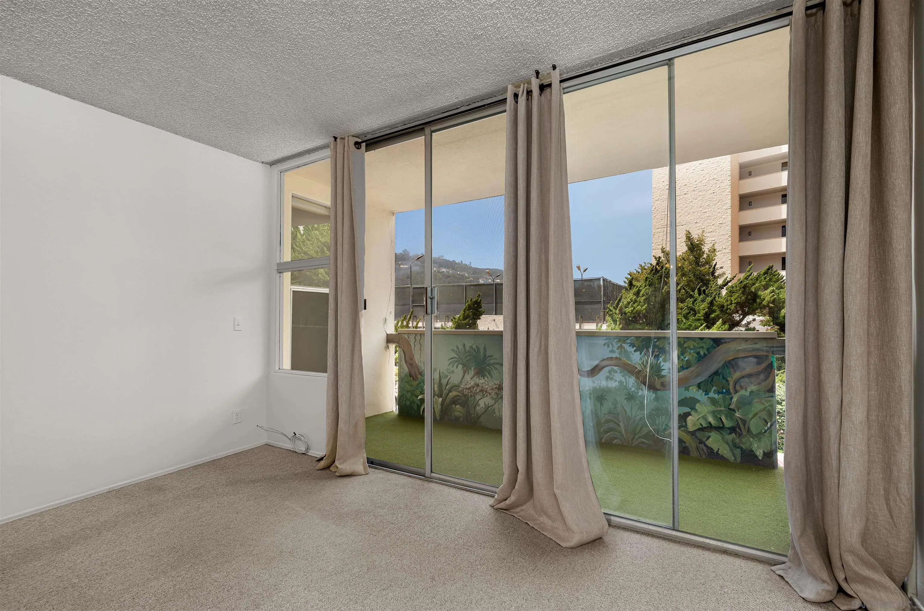 Photo #10: 250028104 Listing: Photo #10