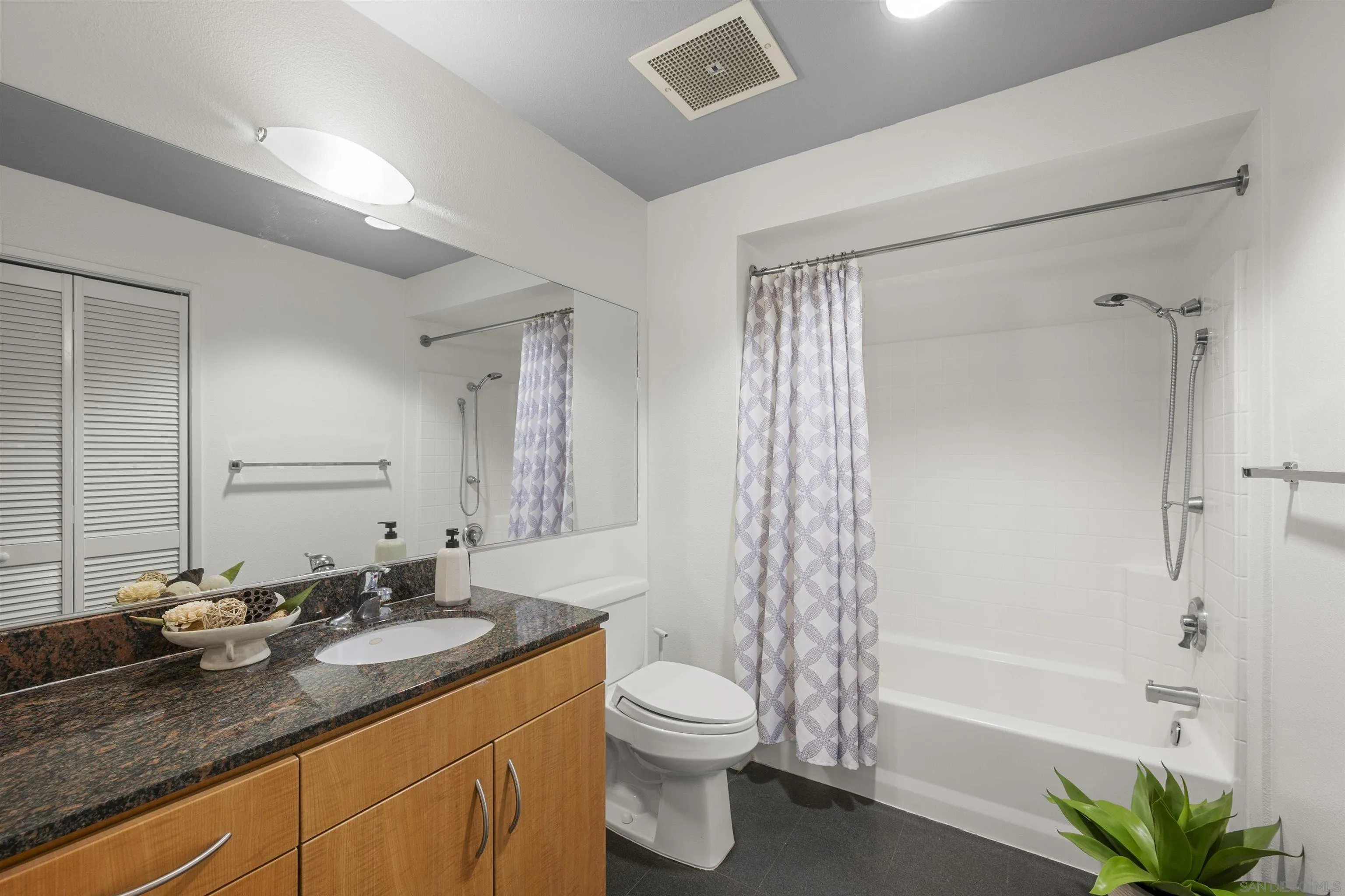 Photo #18: 250028136 Listing: Photo #18