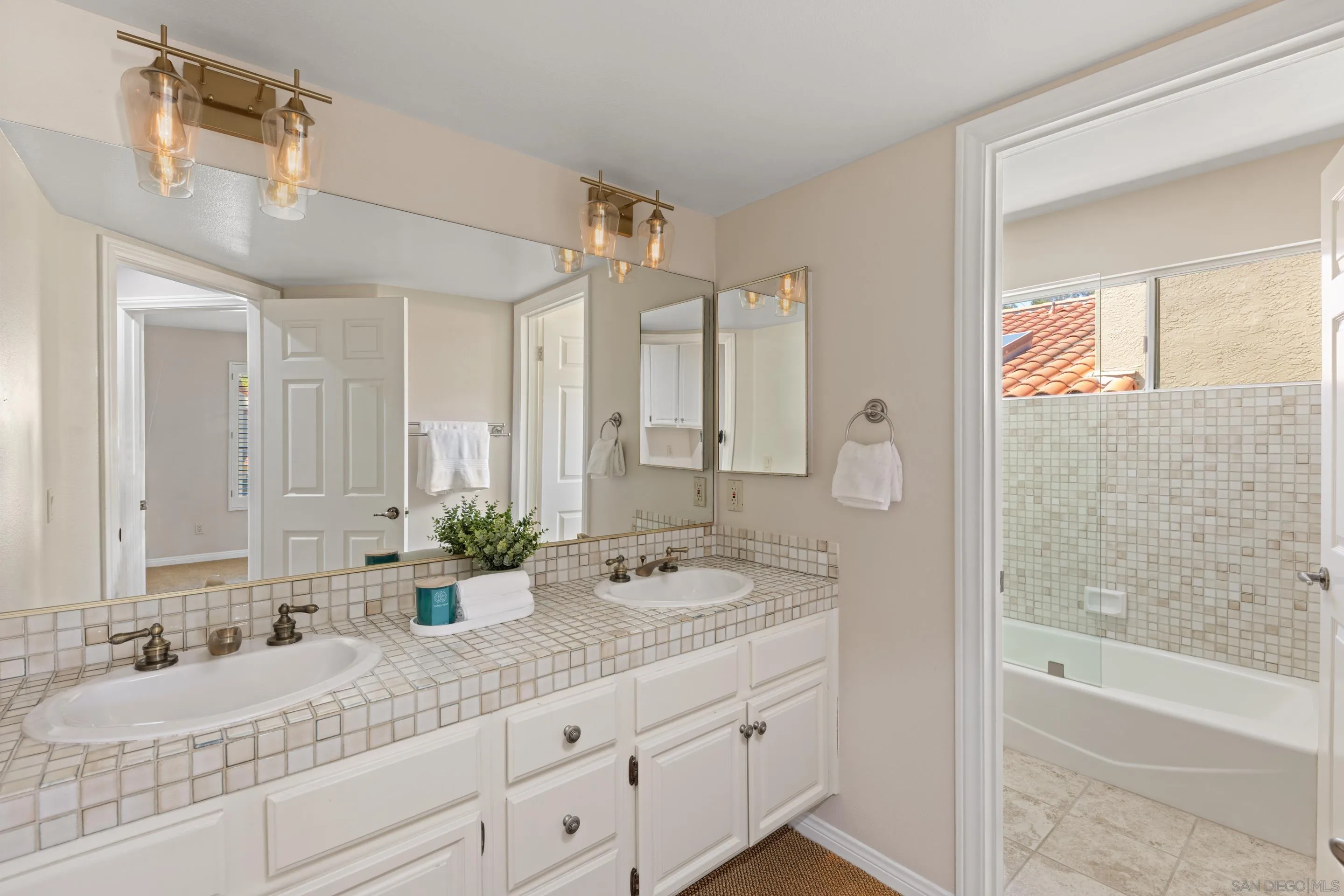 Photo #22: 250028171 Listing: Photo #22