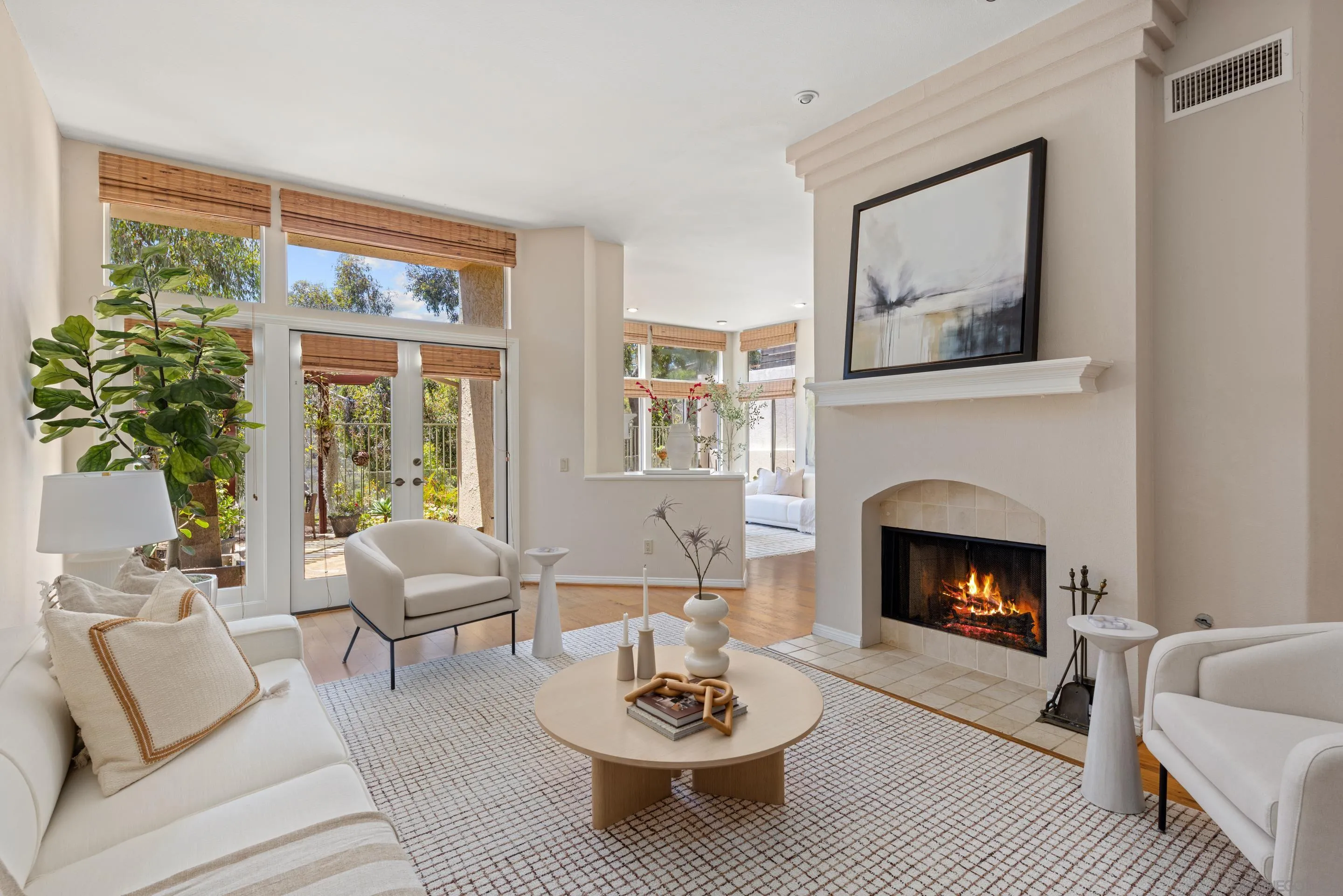 Photo #2: 250028171 Listing 